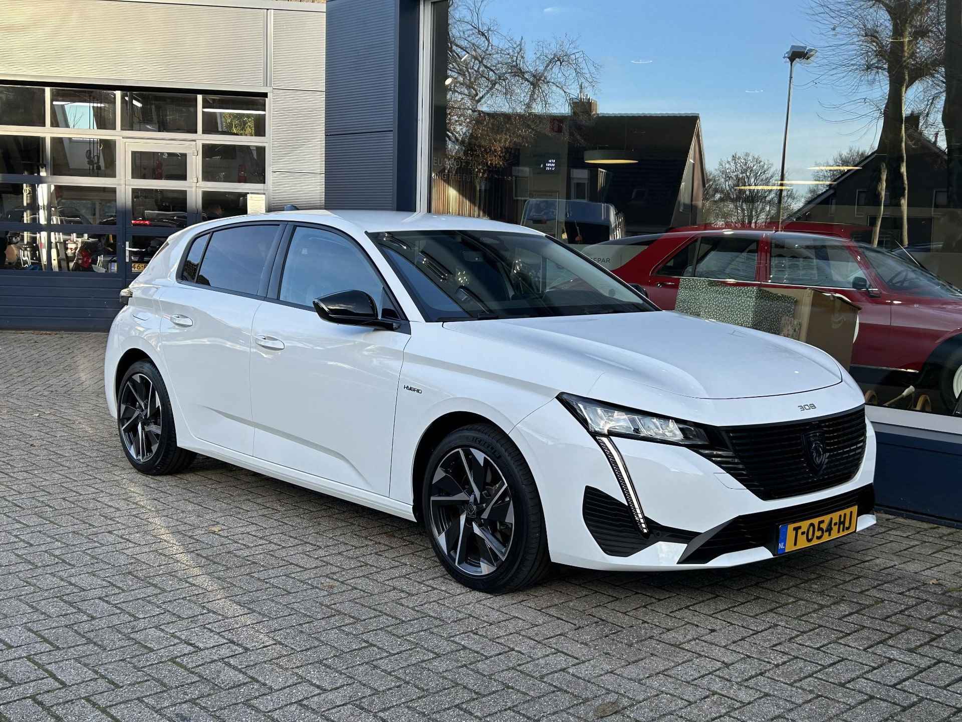 Peugeot 308 1.6 HYbrid 180 Allure Pack Business | Plug in Hybride | 360 Graden Camera | Navigatie | Lichtmetaal | Apple Carplay/ Android auto | Draadloos Telefoonlader | Cruise control. - 2/51