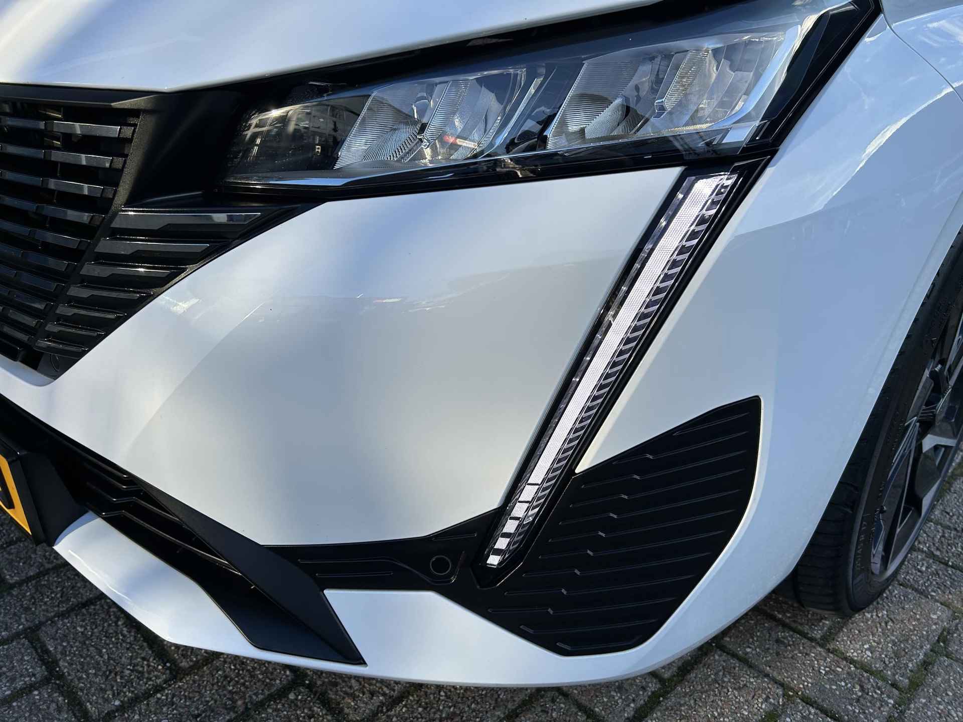 Peugeot 308 1.6 HYbrid 180 Allure Pack Business | Plug in Hybride | 360 Graden Camera | Navigatie | Lichtmetaal | Apple Carplay/ Android auto | Draadloos Telefoonlader | Cruise control. - 41/51