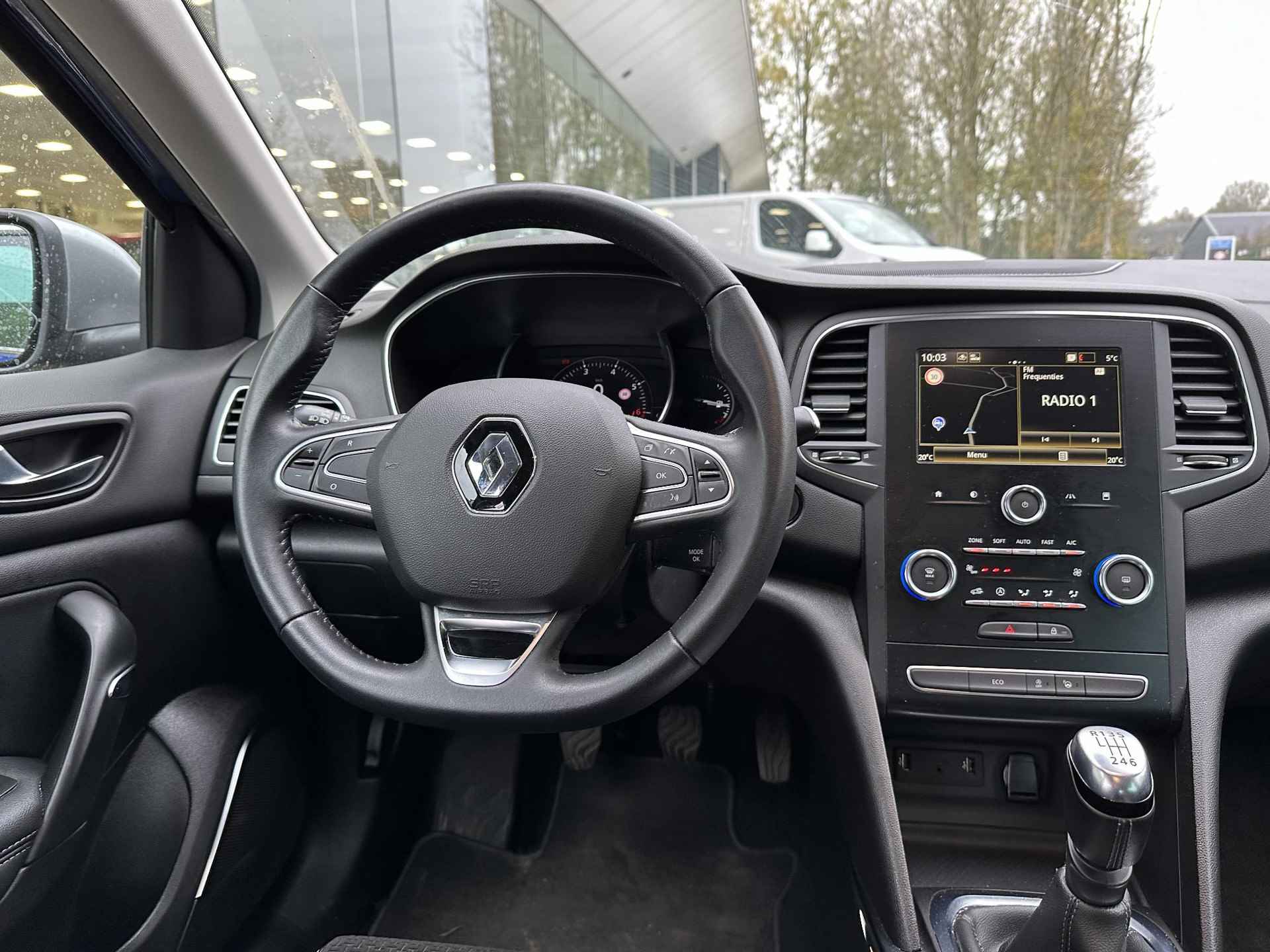 Renault Mégane 1.3 TCe 140 GT-Line | Trekhaak | Stoelverwarming | Lichtmetalen velgen 18" | Parkeersensoren voor, achter en achteruitrijcamera - 15/25