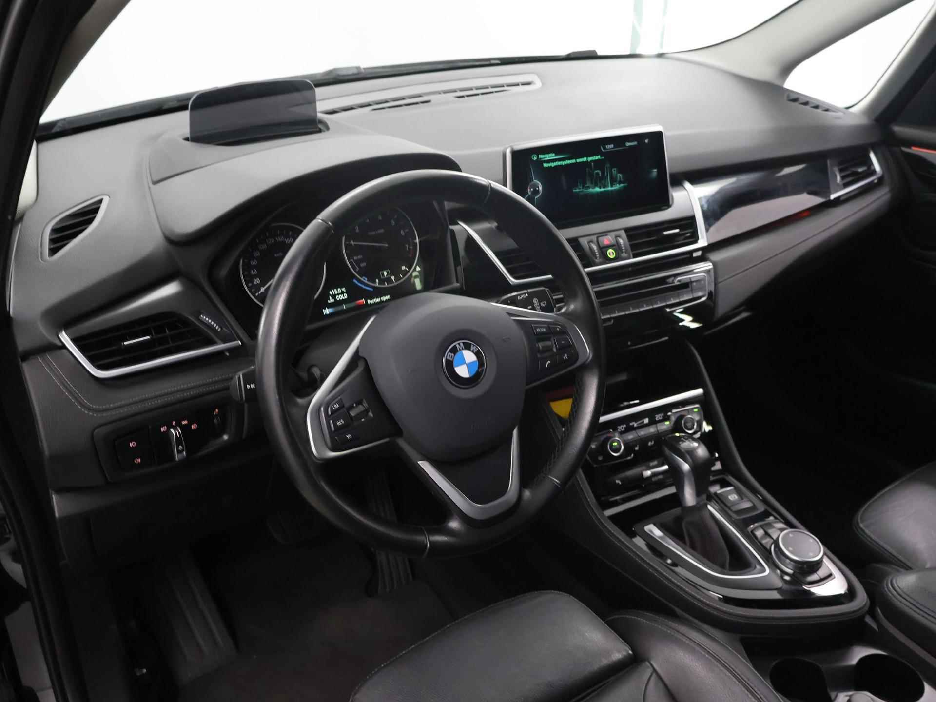 BMW 2-serie Gran Tourer 220i Sport High Executive 7p. | Trekhaak | Navigatiesysteem | Leder | Led Koplampen | Head-Up | Parkeersensoren | Stoelverwarming | Cruise Control | - 8/41