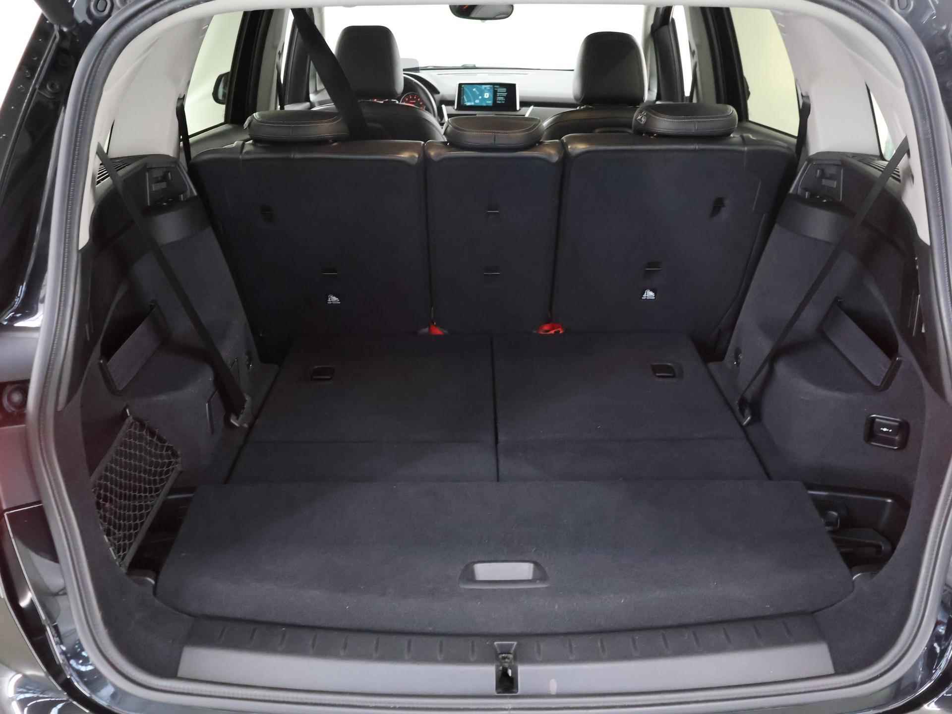 BMW 2-serie Gran Tourer 220i Sport High Executive 7p. | Trekhaak | Navigatiesysteem | Leder | Led Koplampen | Head-Up | Parkeersensoren | Stoelverwarming | Cruise Control | - 37/41