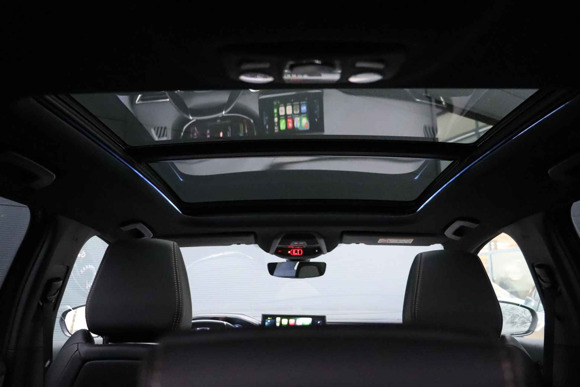 Peugeot 3008 1.6 HYbrid 225 Blue Lease GT Pano/Schuifdak FOCAL-Audio Stoelverwarming Massage-Stoelen - 11/37