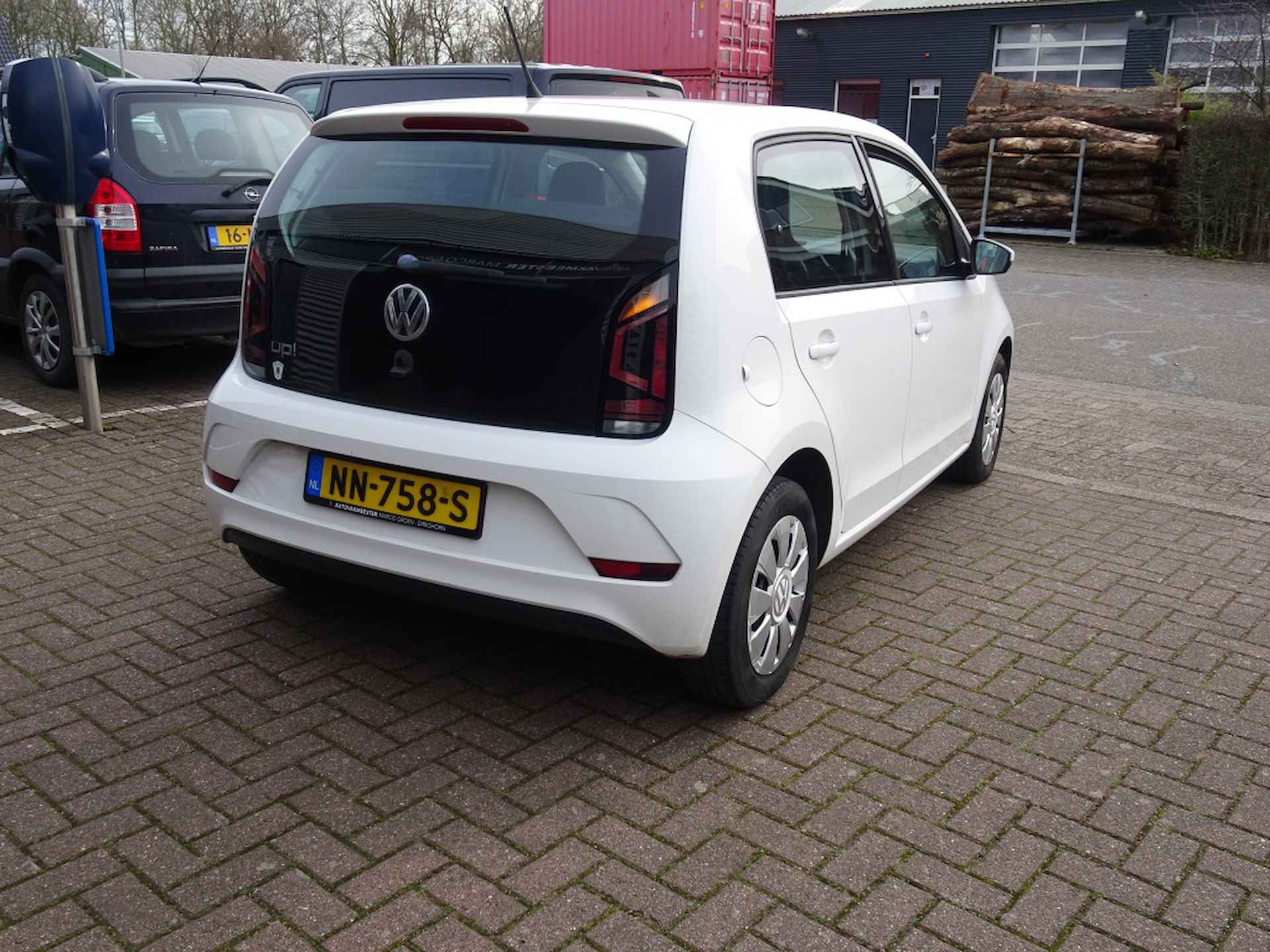 Volkswagen Up! 1.0 BMT move up! - 4/25