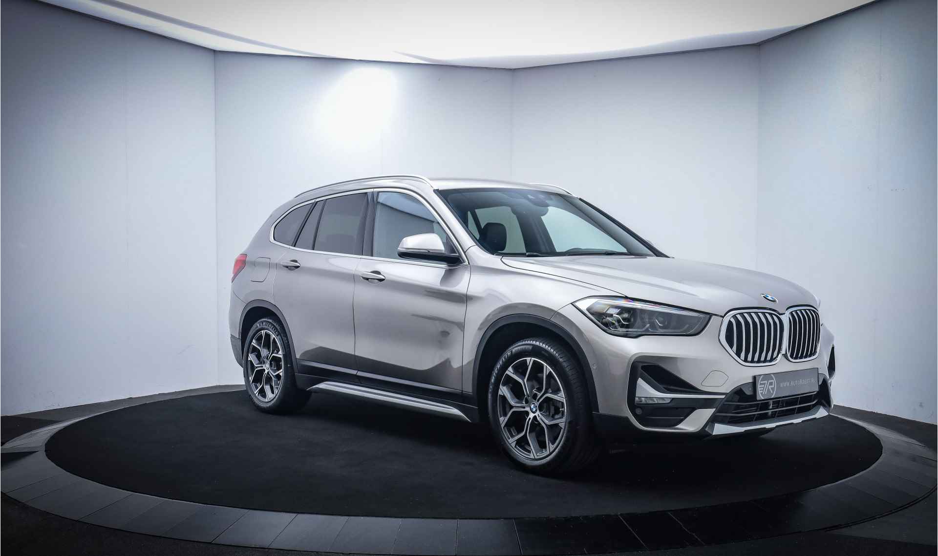 BMW X1 25eA X-LINE SPORT Edition MEMORY/HALF.LEDER/CAMERA/18"LMV/STOEL.VW/M-STUUR/FULL.LED - 3/28