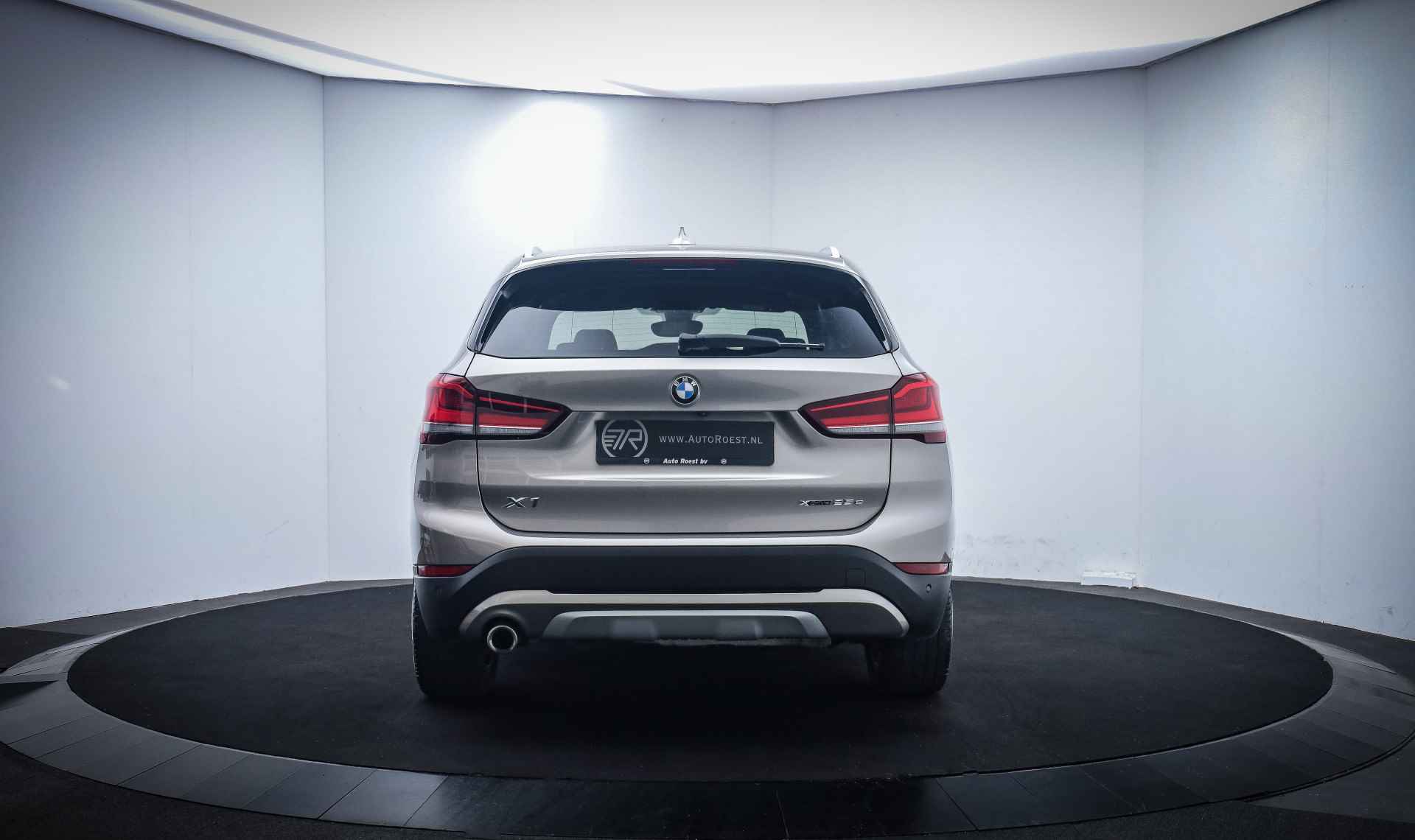 BMW X1 25eA X-LINE SPORT Edition MEMORY/HALF.LEDER/CAMERA/18"LMV/STOEL.VW/M-STUUR/FULL.LED - 6/28