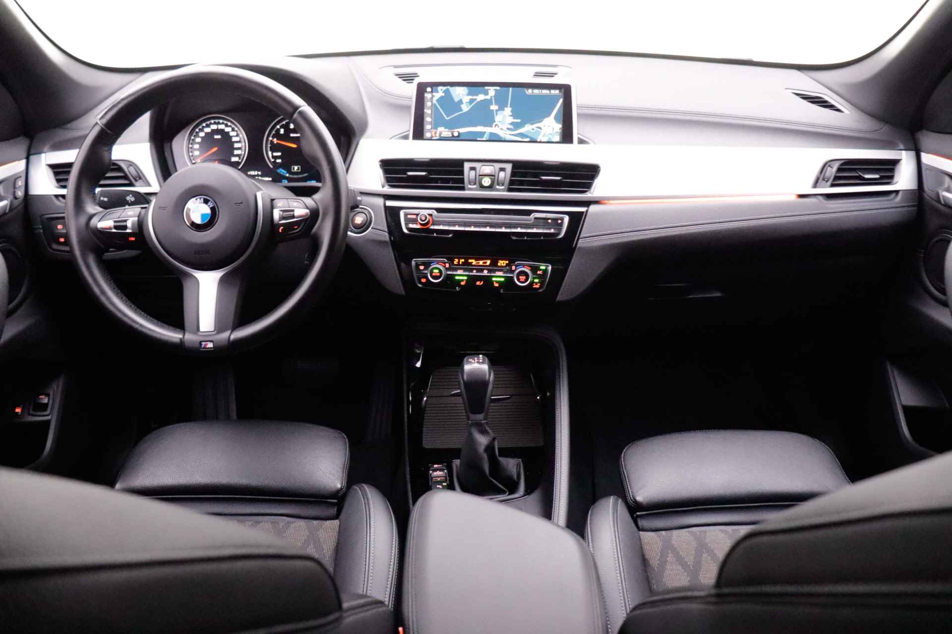 BMW X1 25eA X-LINE SPORT Edition MEMORY/HALF.LEDER/CAMERA/18"LMV/STOEL.VW/M-STUUR/FULL.LED - 17/28