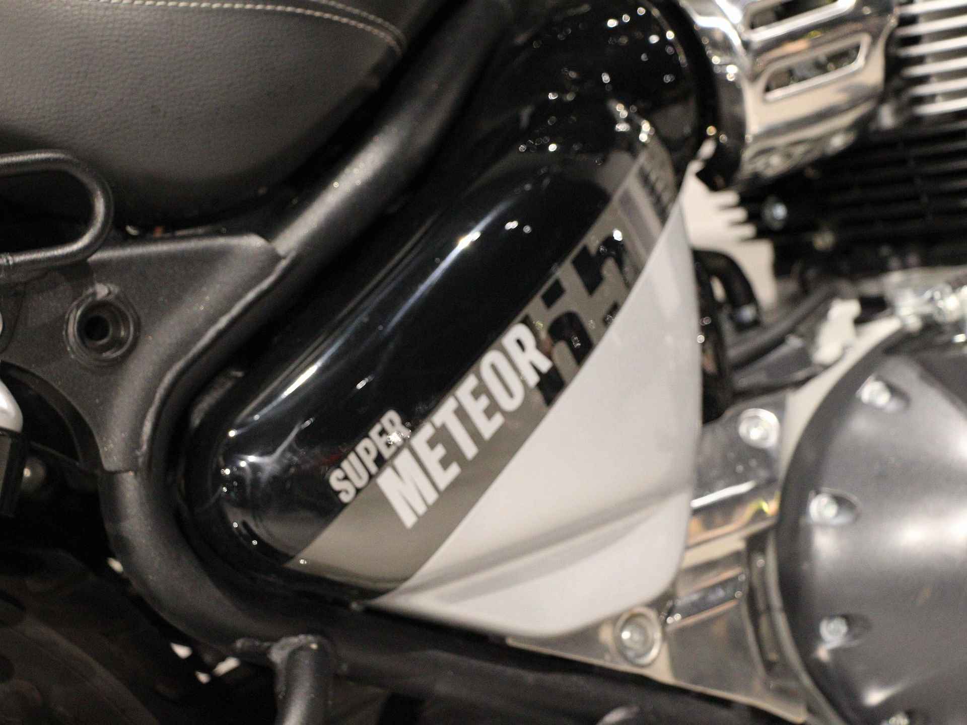 Royal-Enfield SUPER METEOR 650 BTW MOTOR - 9/14