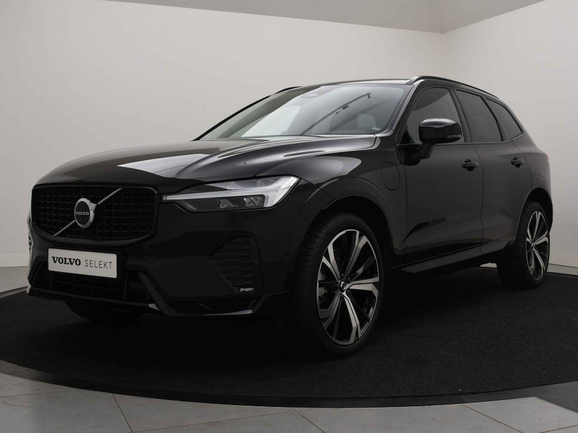 Volvo XC60 T8 PLUG-IN HYBRID LONG RANGE ULTIMATE DARK LUCHTVERING BOWERS&WI - 2/43