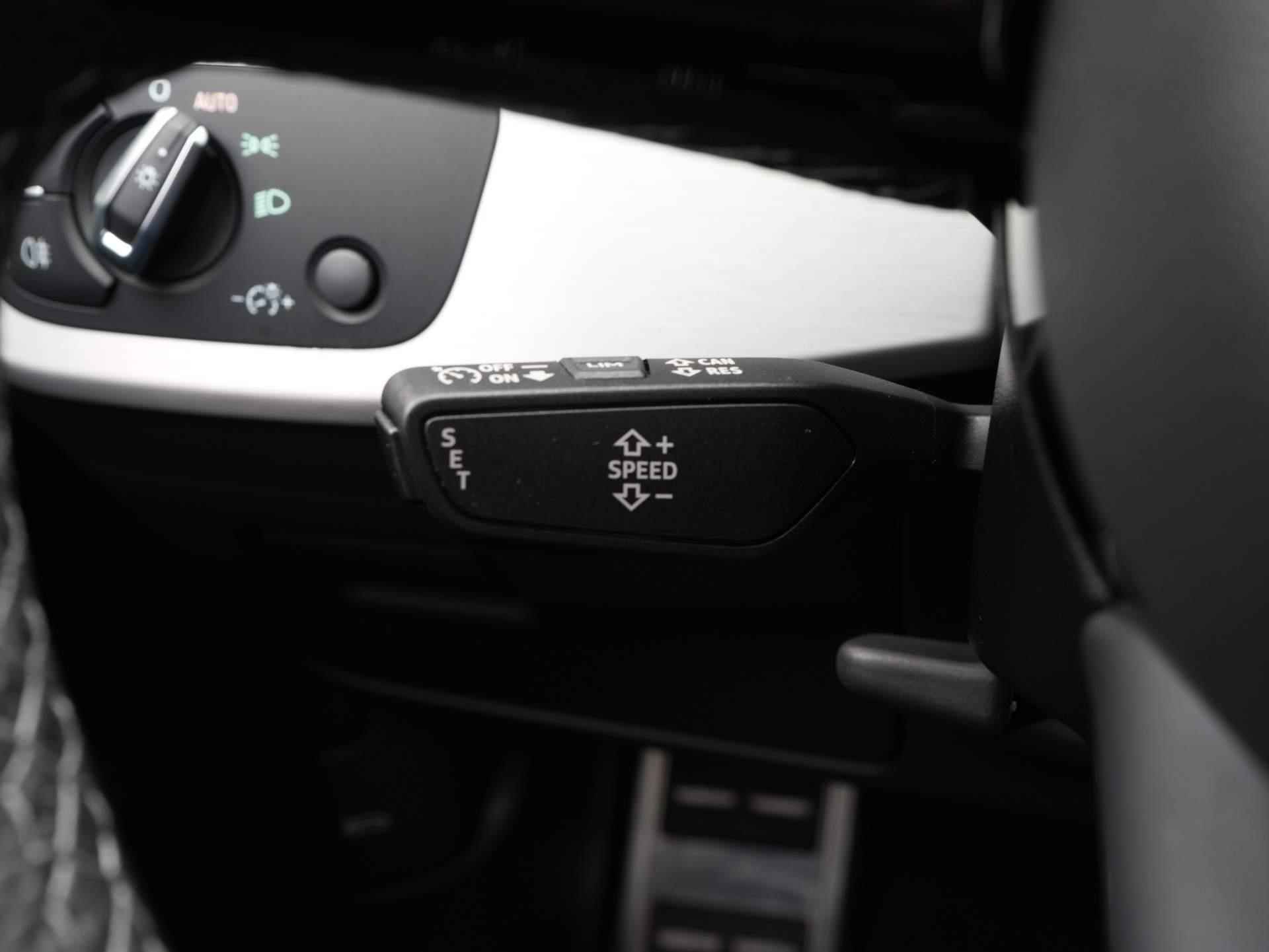 Audi A4 Avant 35 TFSI 2.0i S-LINE | Navigatie | Ecc | 18 Inch | Stoelverwarming - 18/45