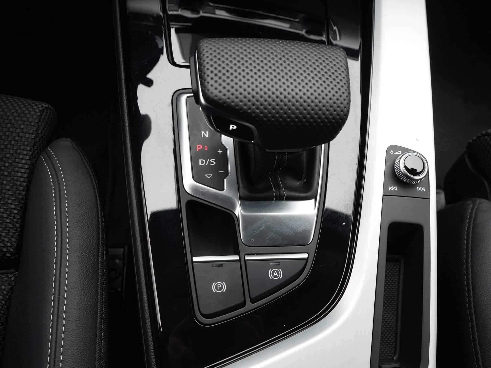 Audi A4 Avant 35 TFSI 2.0 S-LINE | Navigatie | Ecc | 18 Inch | Stoelverwarming - 27/45