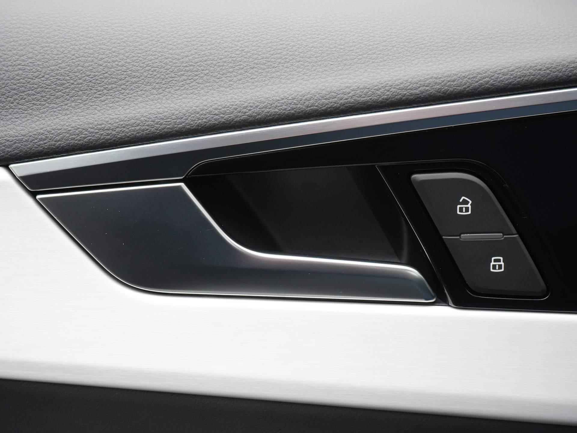 Audi A4 Avant 35 TFSI 2.0 S-LINE | Navigatie | Ecc | 18 Inch | Stoelverwarming - 29/45