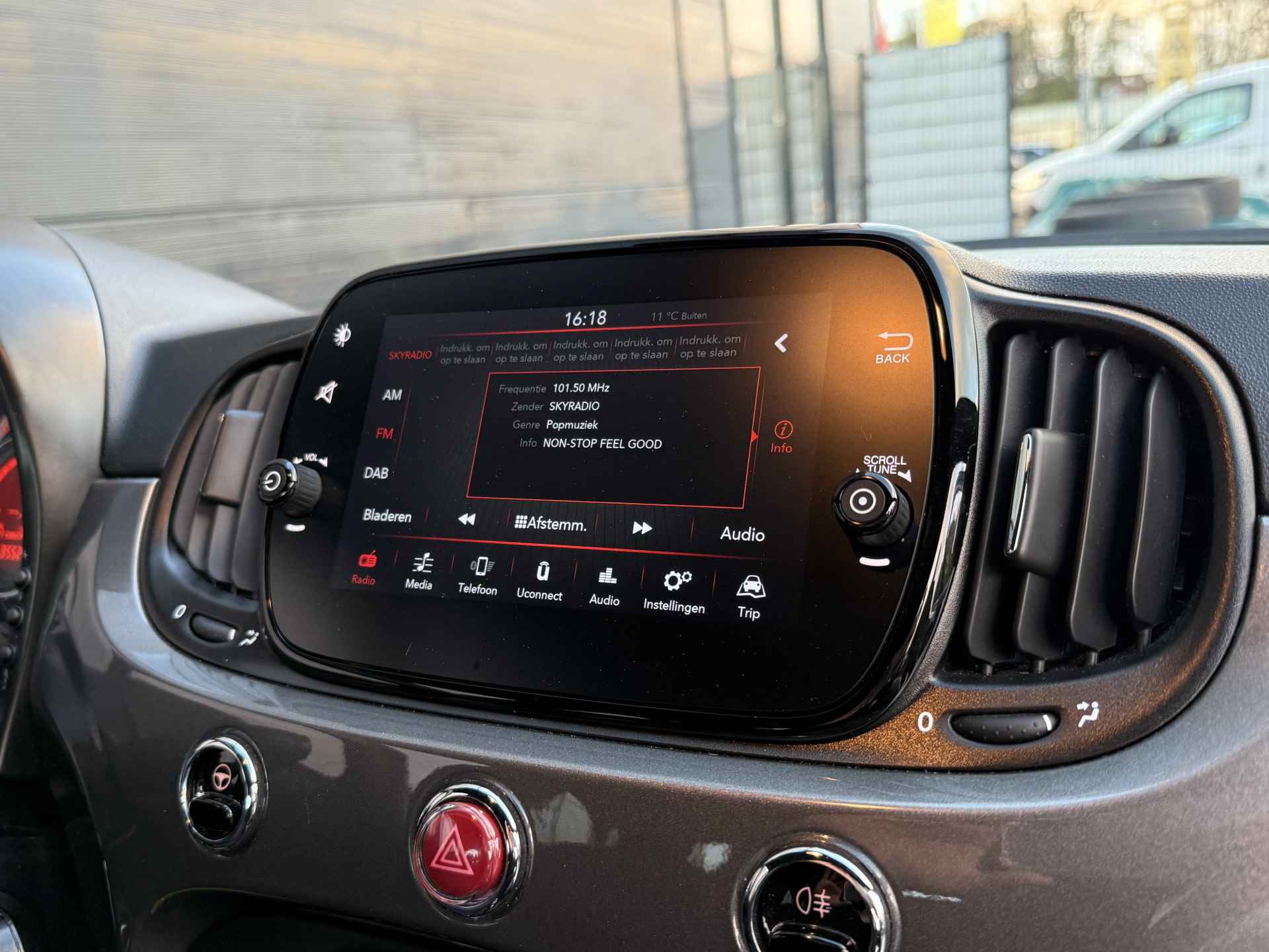 Fiat 500 1.0 Hybrid Club | Airco | Apple Carplay - 24/39