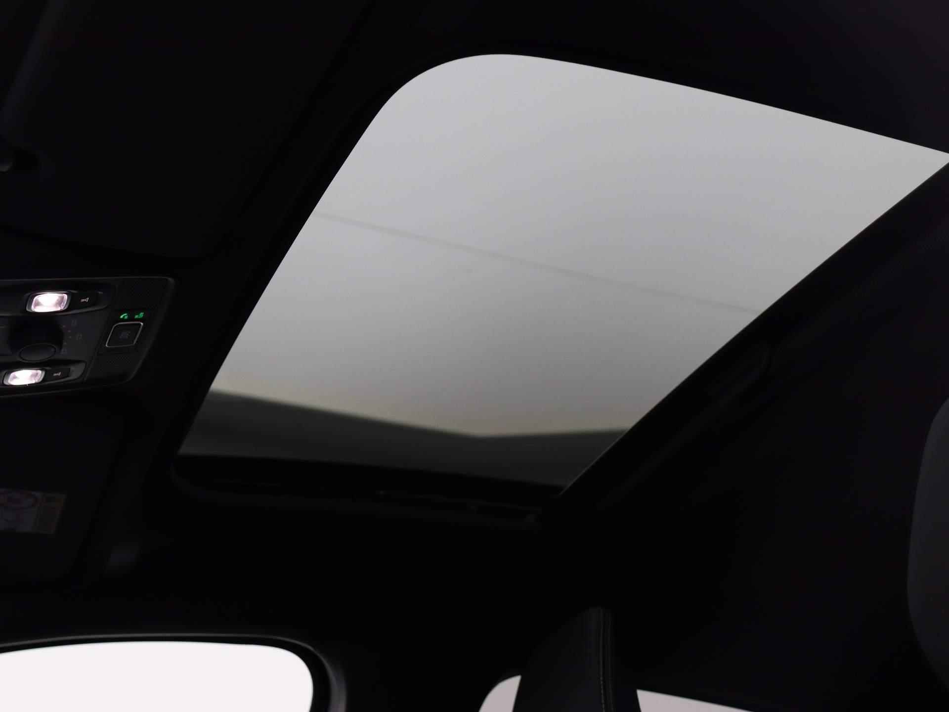 Renault Captur 145pk E-Tech Engineered | Panorama Dak | Naviagtie | Achteruitrij Camera | Parkeersensoren voor en achter | - 30/40