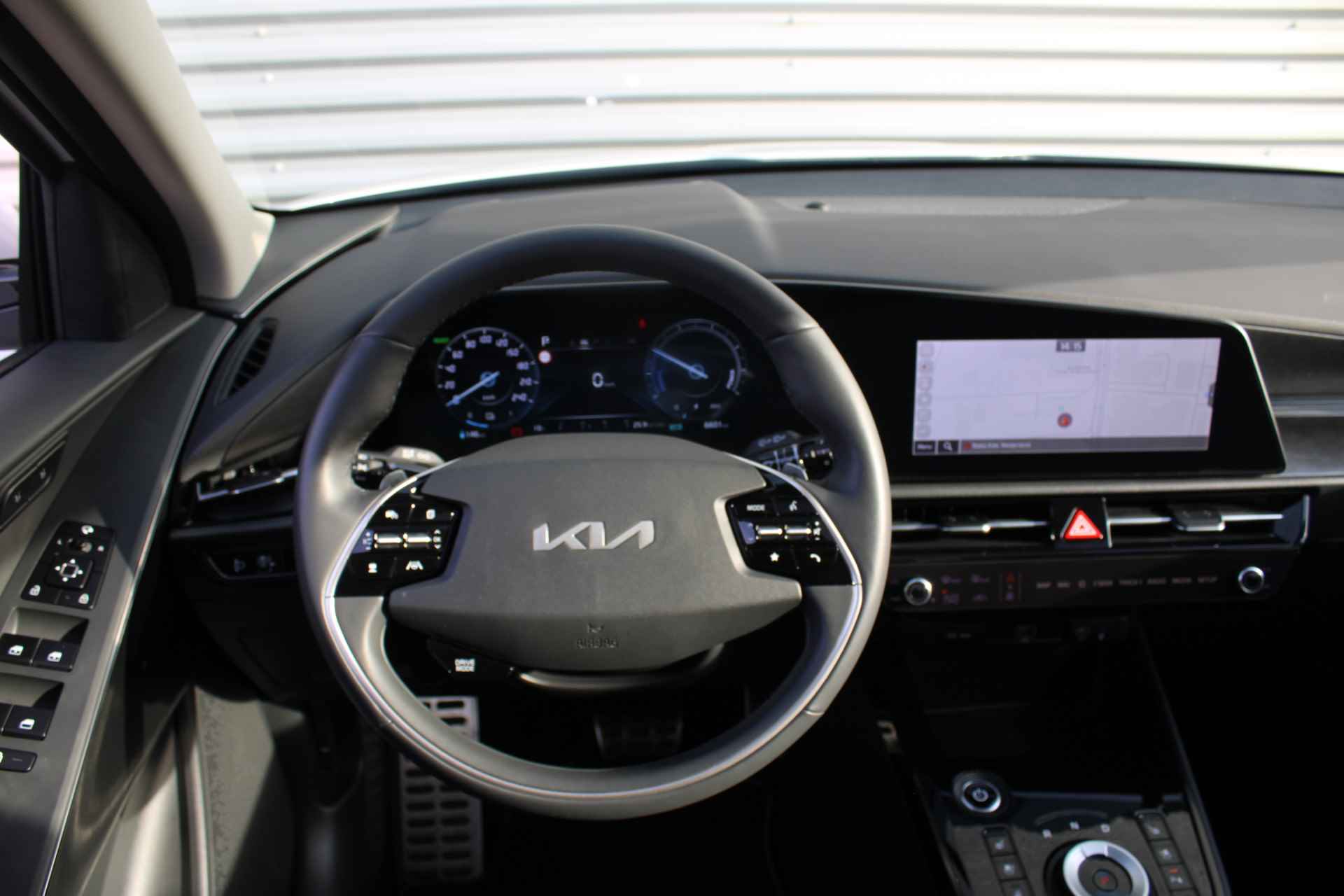 Kia Niro EV ExecutiveLine 64.8 kWh | Airco | Navi | Cruise | 17" LM | Camera | Leer | Keyless | BTW auto | - 10/43
