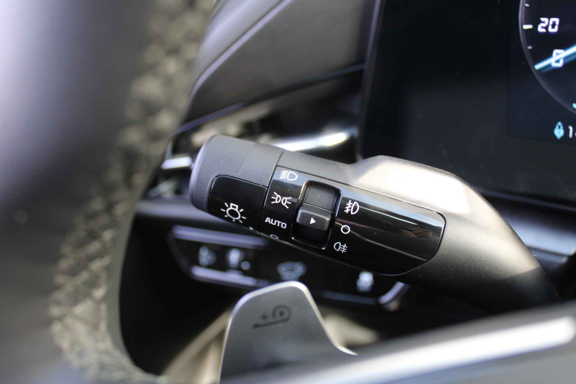 Kia Niro EV ExecutiveLine 64.8 kWh | Airco | Navi | Cruise | 17" LM | Camera | Leer | Keyless | BTW auto | - 12/43