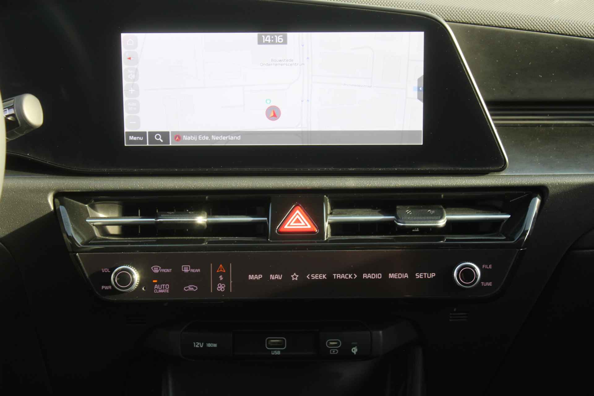 Kia Niro EV ExecutiveLine 64.8 kWh | Airco | Navi | Cruise | 17" LM | Camera | Leer | Keyless | BTW auto | - 18/43