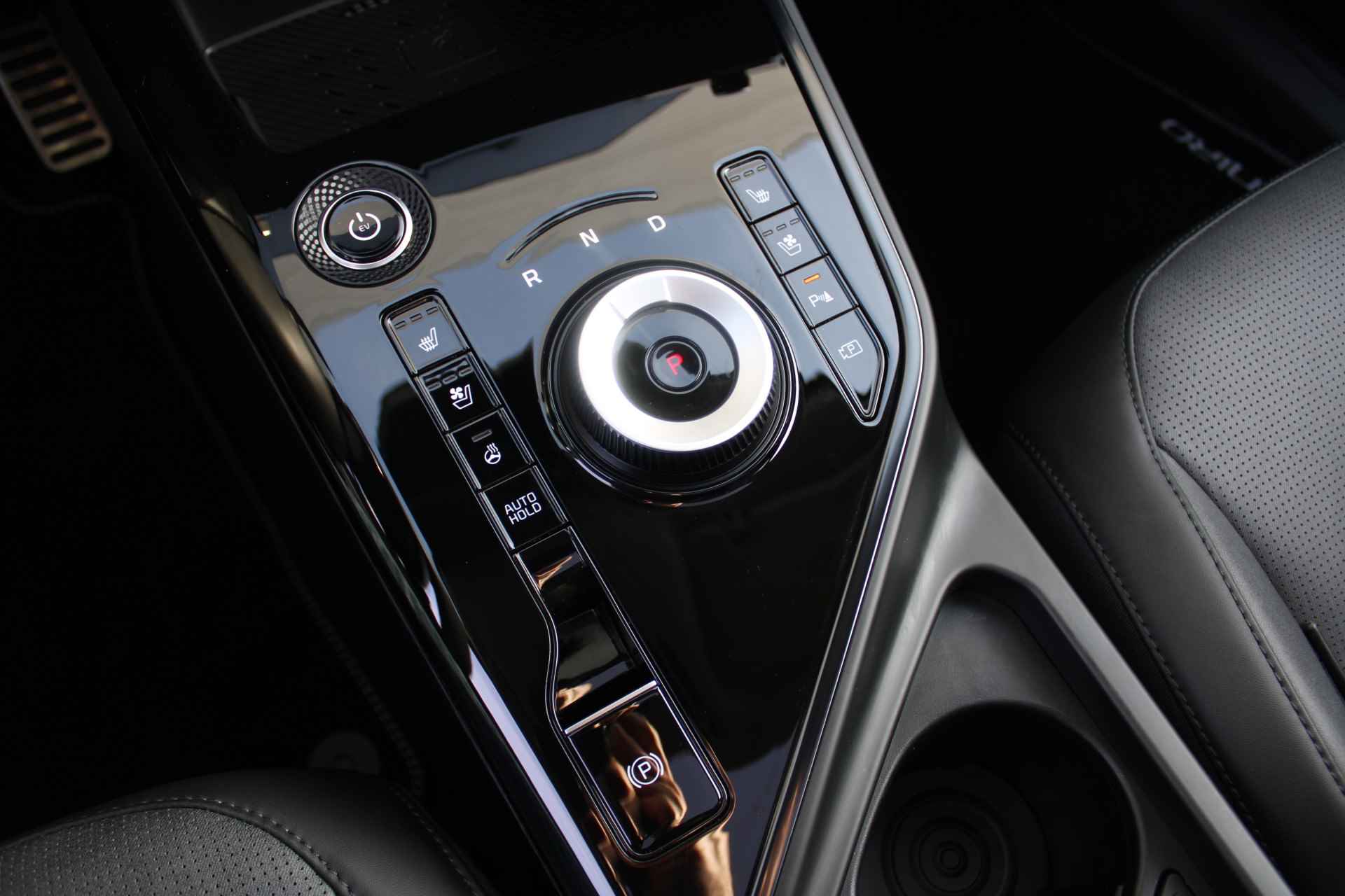 Kia Niro EV ExecutiveLine 64.8 kWh | Airco | Navi | Cruise | 17" LM | Camera | Leer | Keyless | BTW auto | - 25/43
