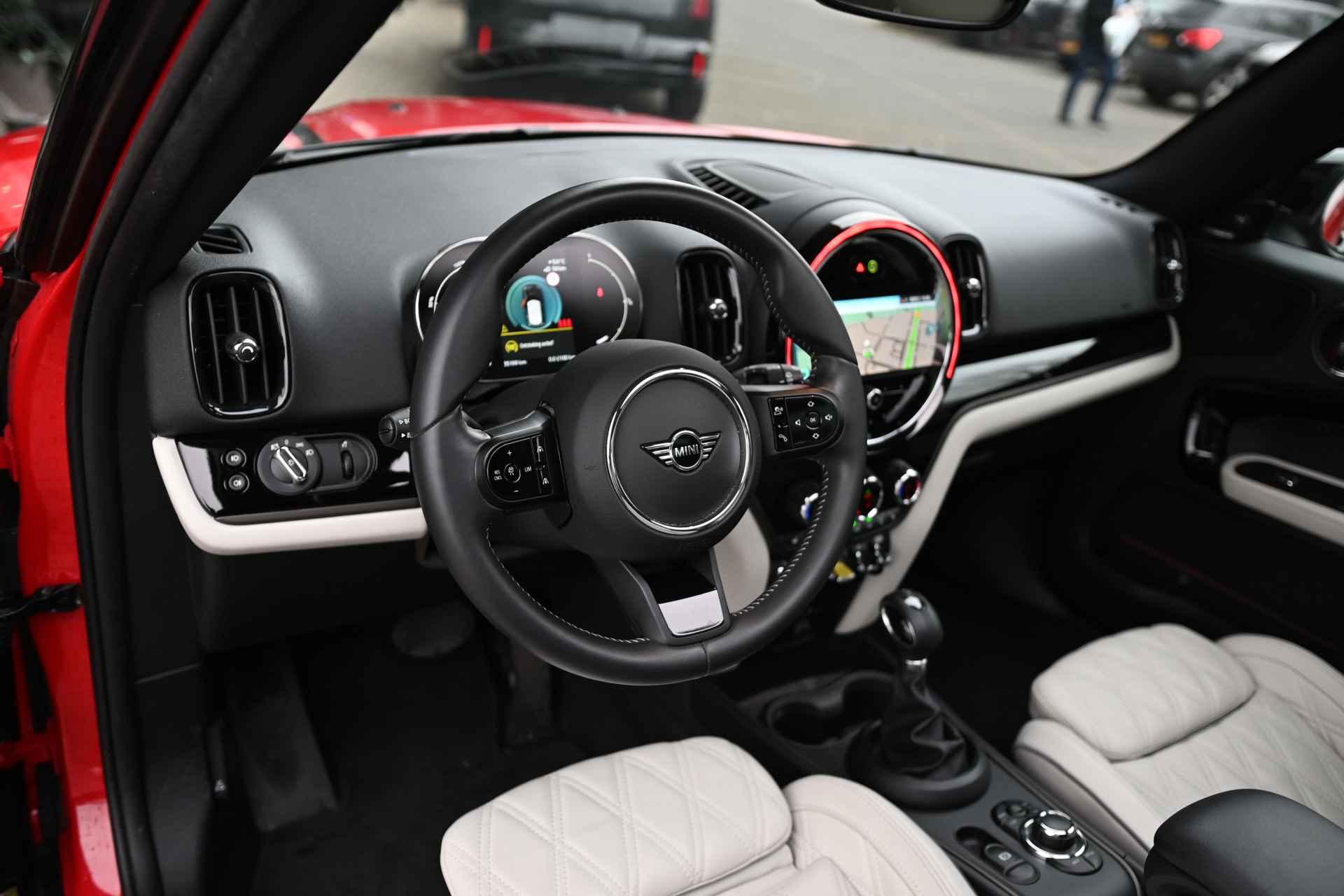 MINI Countryman Cooper S E ALL4 Classic Automaat / Panoramadak / Achteruitrijcamera / Stoelverwarming / LED / Harman Kardon / Active Cruise Control / Comfort Access - 13/32