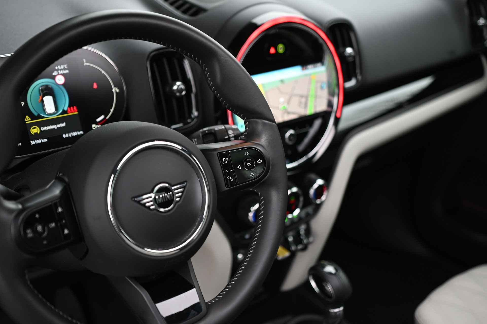 MINI Countryman Cooper S E ALL4 Classic Automaat / Panoramadak / Achteruitrijcamera / Stoelverwarming / LED / Harman Kardon / Active Cruise Control / Comfort Access - 24/32