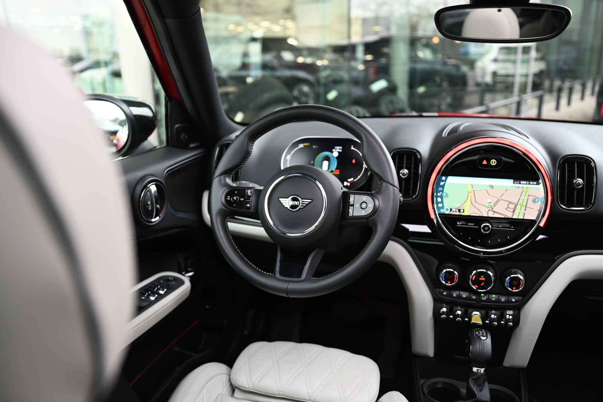 MINI Countryman Cooper S E ALL4 Classic Automaat / Panoramadak / Achteruitrijcamera / Stoelverwarming / LED / Harman Kardon / Active Cruise Control / Comfort Access - 29/32