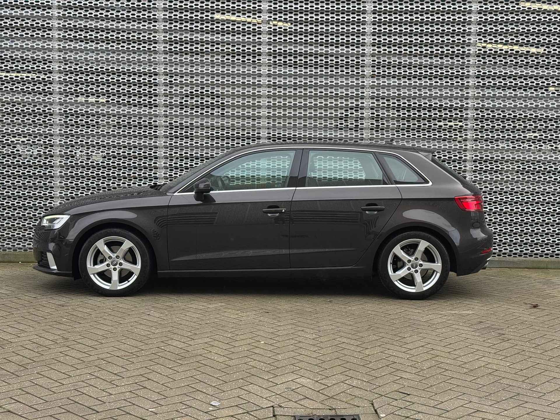 Audi A3 Sportback 1.0 TFSI 116PK Sport Lease Edition / Digitale Cockpit / Sportstoelen / Sportonderstel / Parkeersensoren Achter - 5/29