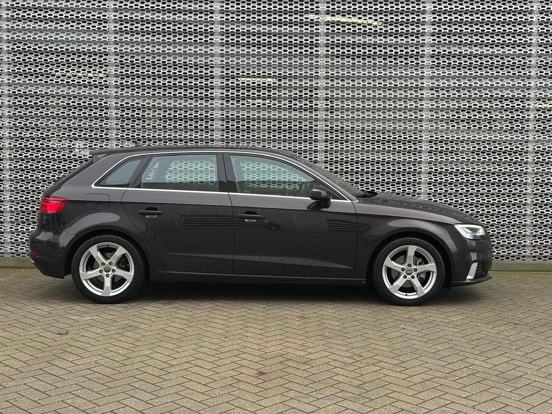 Audi A3 Sportback 1.0 TFSI 116PK Sport Lease Edition / Digitale Cockpit / Sportstoelen / Sportonderstel / Parkeersensoren Achter - 9/29