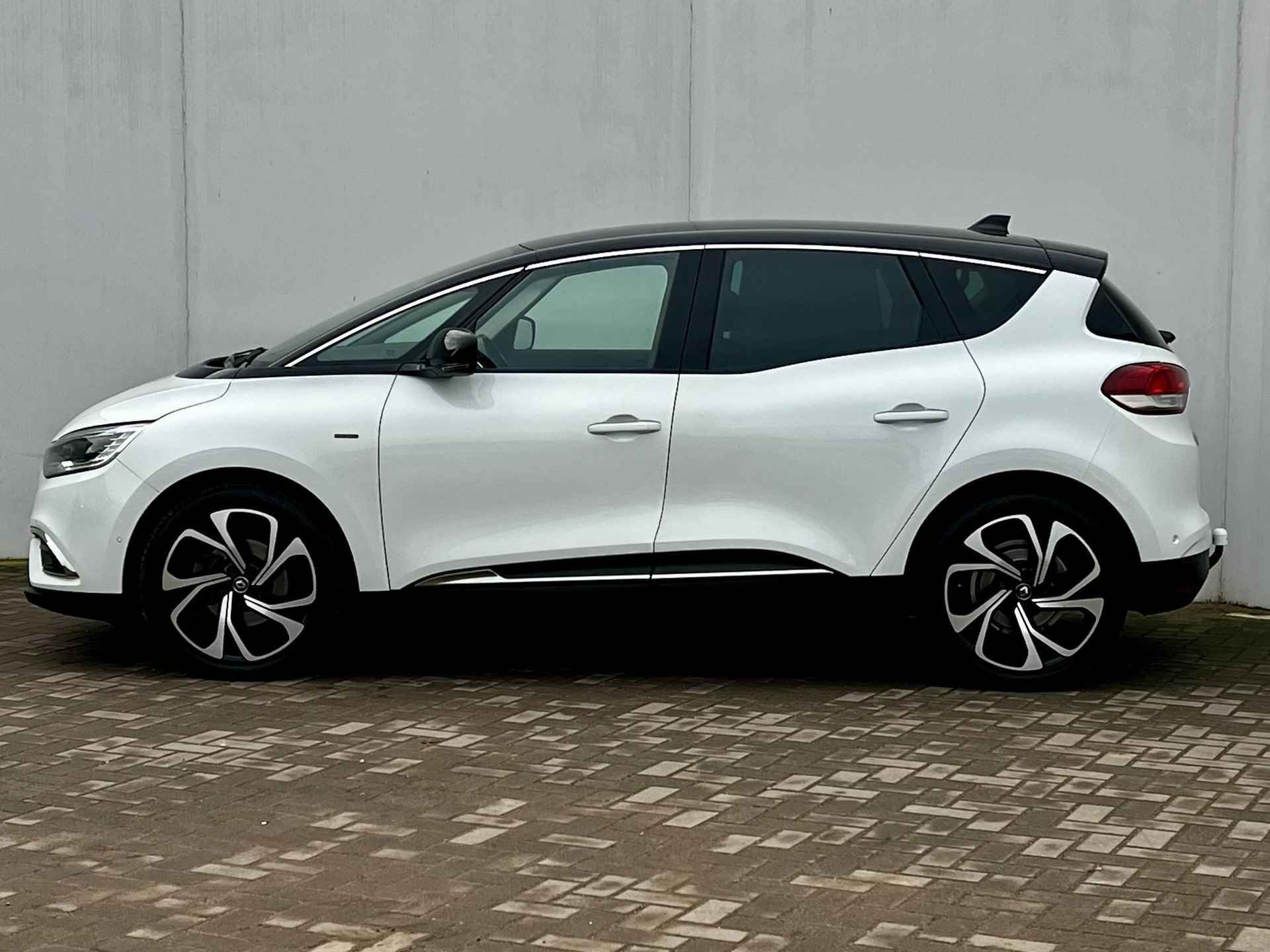 Renault Scénic 1.3 TCe 140 Bose Black Edition Automaat / Trekhaak 1.500kg / Dealer onderhouden / 1e eigenaar / Parkeerassistent / Adaptieve CC / Apple Carplay Android / - 10/64