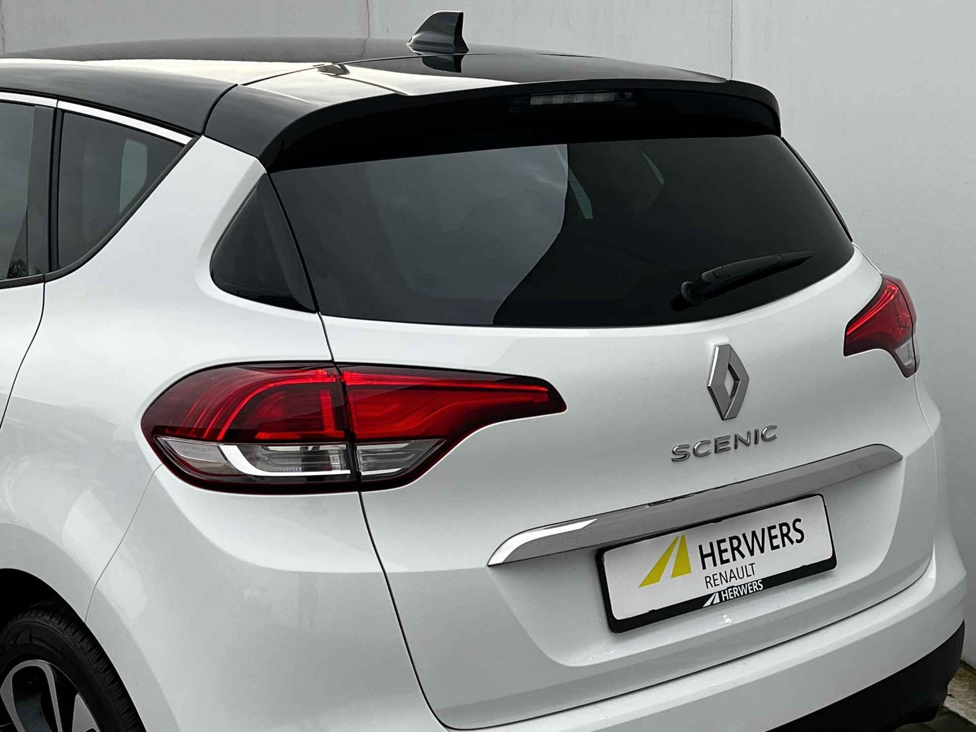 Renault Scénic 1.3 TCe 140 Bose Black Edition Automaat / Trekhaak 1.500kg / Dealer onderhouden / 1e eigenaar / Parkeerassistent / Adaptieve CC / Apple Carplay Android / - 64/64