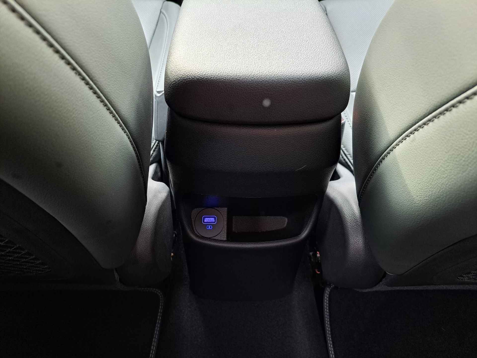 Hyundai Kona 1.6 GDI HEV Premium - 15/36