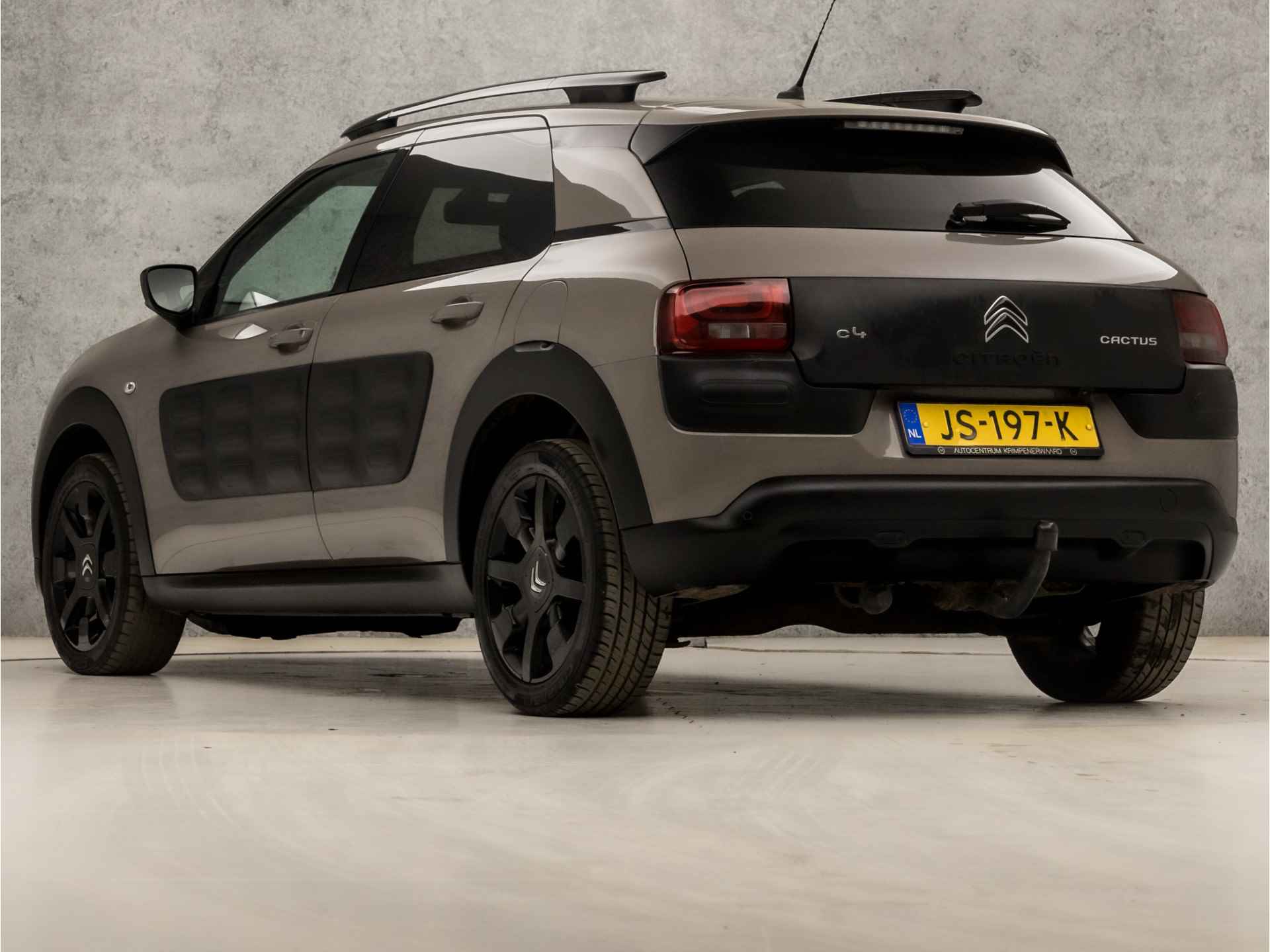 Citroën C4 Cactus 1.2 PureTech Black Pack (PANORAMADAK, NAVIGATIE, CAMERA, CRUISE, CLIMATE, GETINT GLAS, ARMSTEUN, SPORTSTOELEN, LM VELGEN, PARKEERSENSOREN, TREKHAAK, NIEUWE APK, NIEUWSTAAT) - 3/32