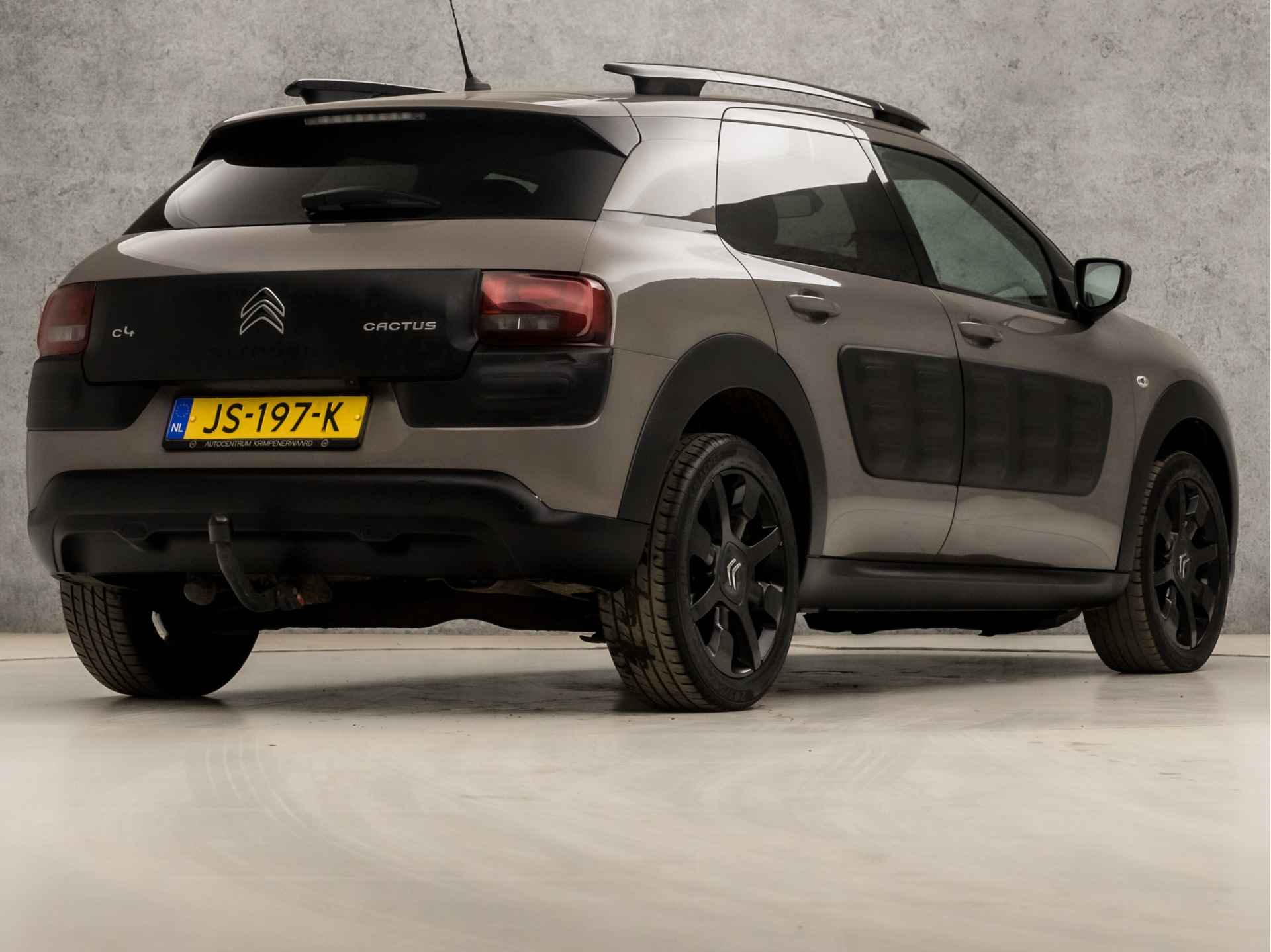 Citroën C4 Cactus 1.2 PureTech Black Pack (PANORAMADAK, NAVIGATIE, CAMERA, CRUISE, CLIMATE, GETINT GLAS, ARMSTEUN, SPORTSTOELEN, LM VELGEN, PARKEERSENSOREN, TREKHAAK, NIEUWE APK, NIEUWSTAAT) - 5/32