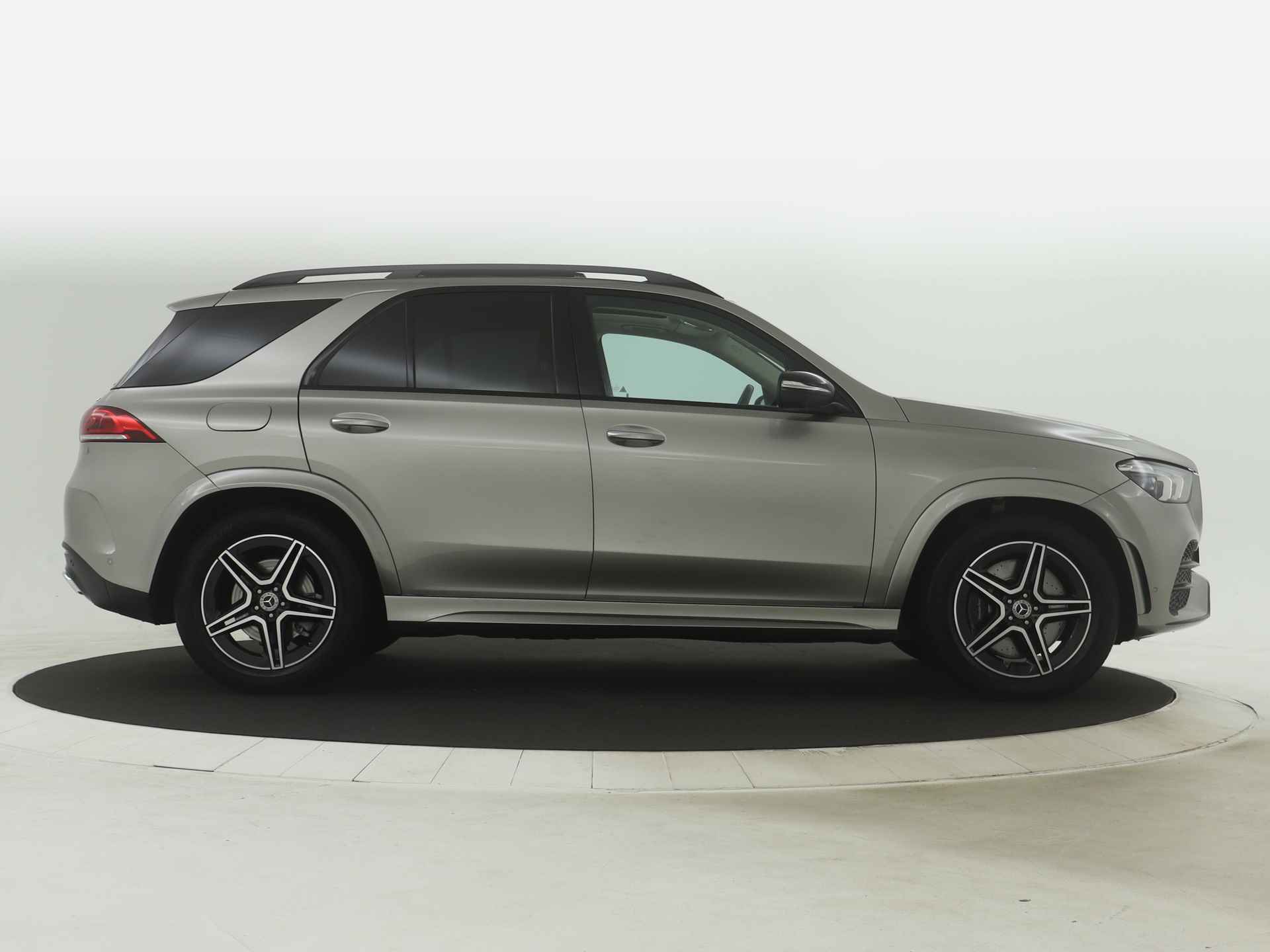 Mercedes-Benz GLE 450 4MATIC AMG Line Premium | Stoelventilatie | Panoramadak | Luchtvering | Burmester | Navigatie | Alarm klasse 3 | Parking support | inclusief 24 maanden MB Certified garantie voor europa - 16/44