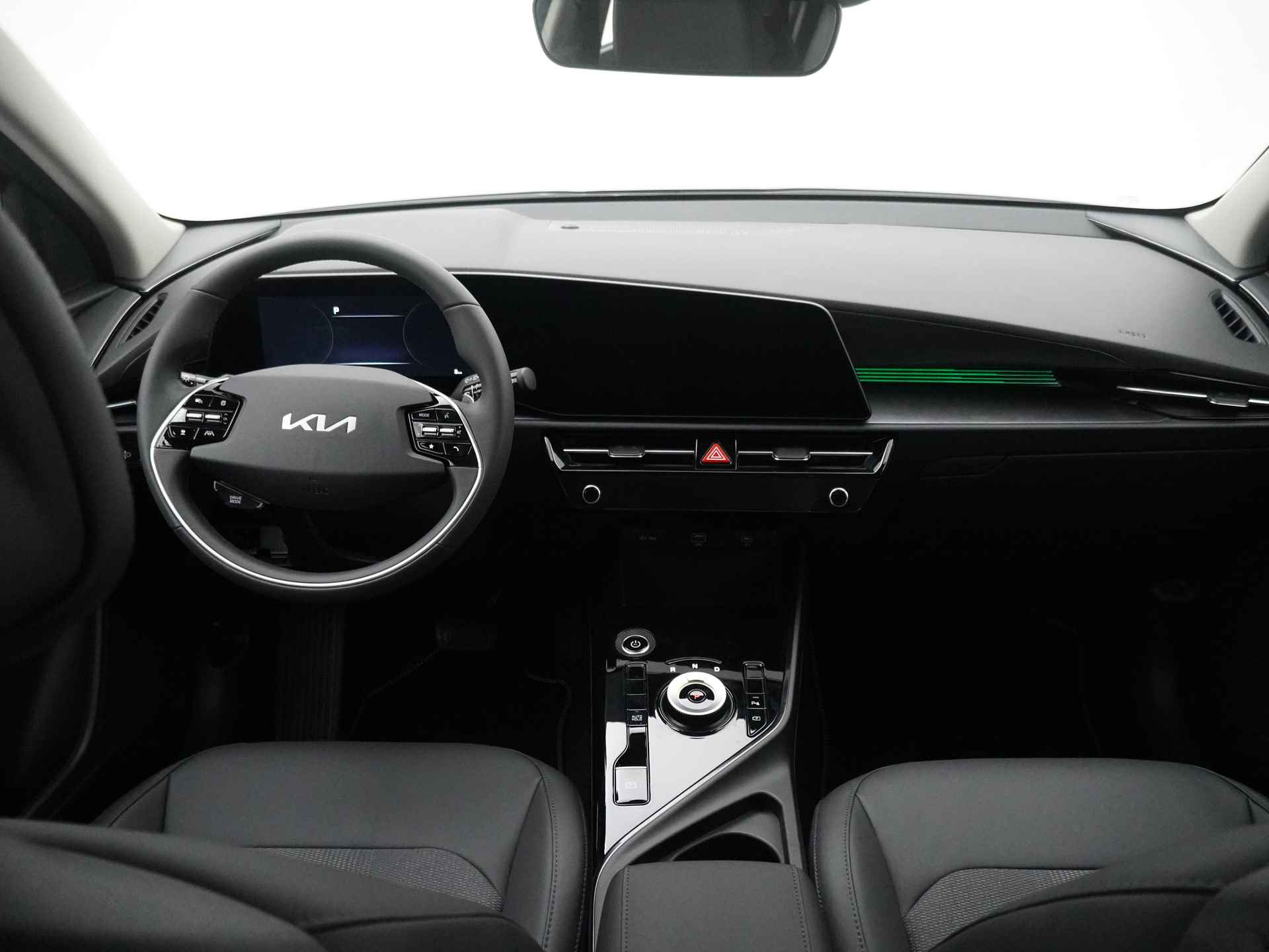 Kia Niro EV DynamicLine 64.8 kWh - Navigatie - Apple CarPlay / Android Auto - Adaptieve Cruise Control - Uit voorraad leverbaar - Fabrieksgarantie tot 2031 - 37/47