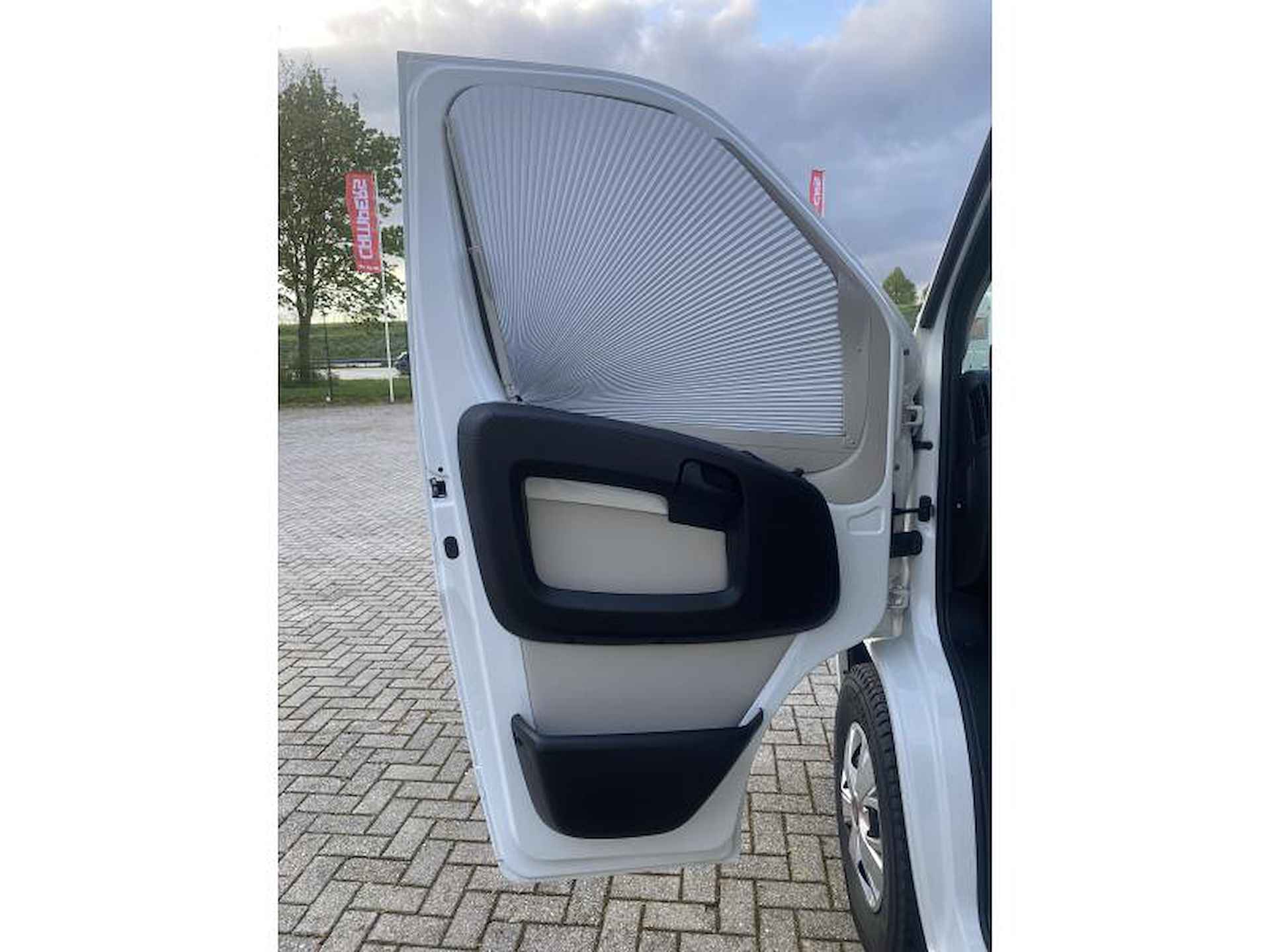 Adria Coral S  600 SL - 8/25