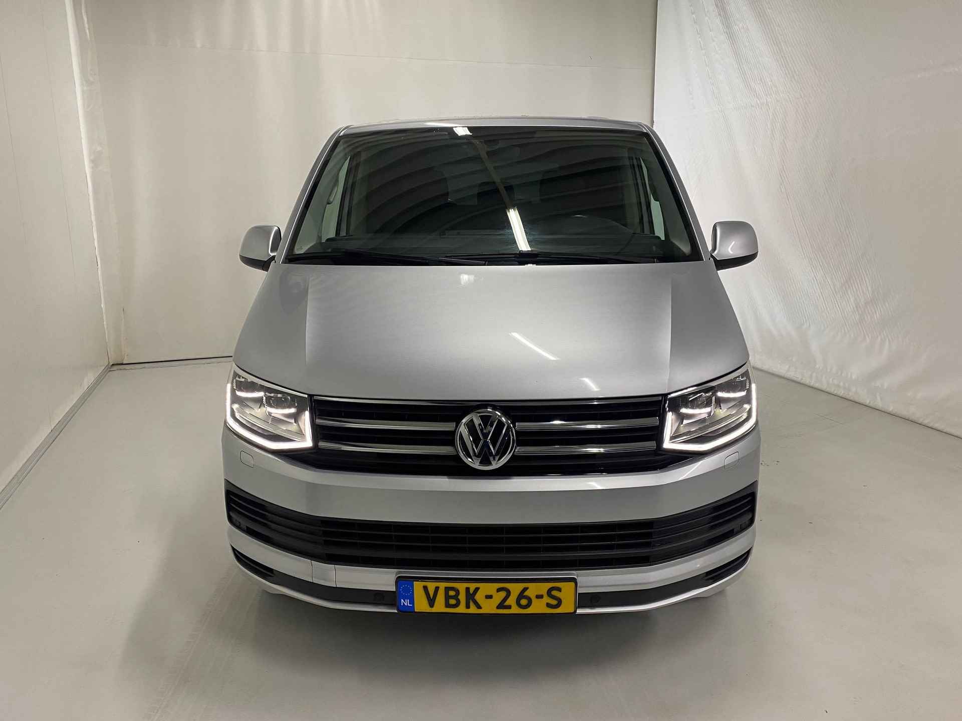 Volkswagen Transporter 2.0 TDI L2H1 DC Caravelle Leer Camera Trekhaak sidebars - 6/32