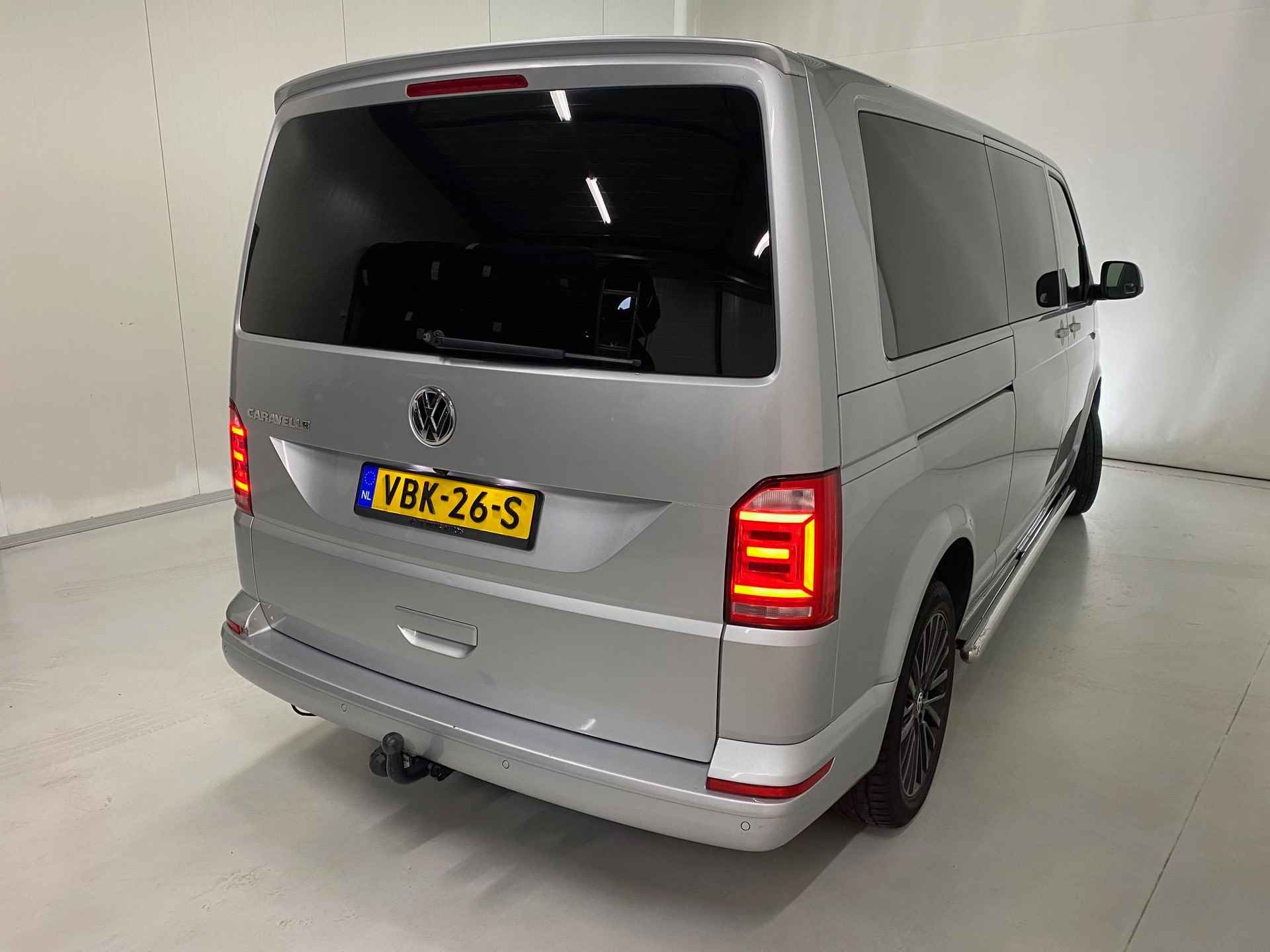 Volkswagen Transporter 2.0 TDI L2H1 DC Caravelle Leer Camera Trekhaak sidebars - 32/32