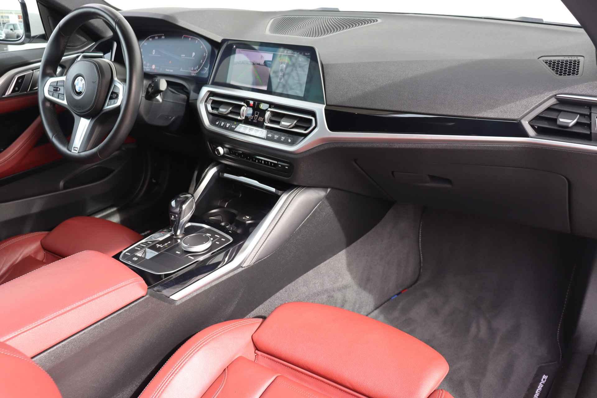 BMW 4 Serie Coupé 420i | High Executive M-Sportpakket / Comfort Access / Laserlicht / HIFI / Head Up Display / 19 '' / - 7/26
