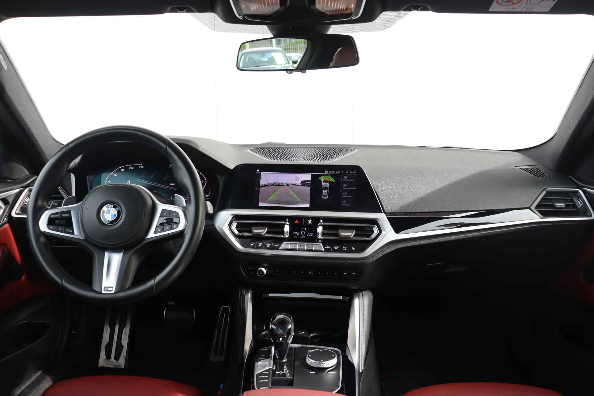 BMW 4 Serie Coupé 420i | High Executive M-Sportpakket / Comfort Access / Laserlicht / HIFI / Head Up Display / 19 '' / - 11/26