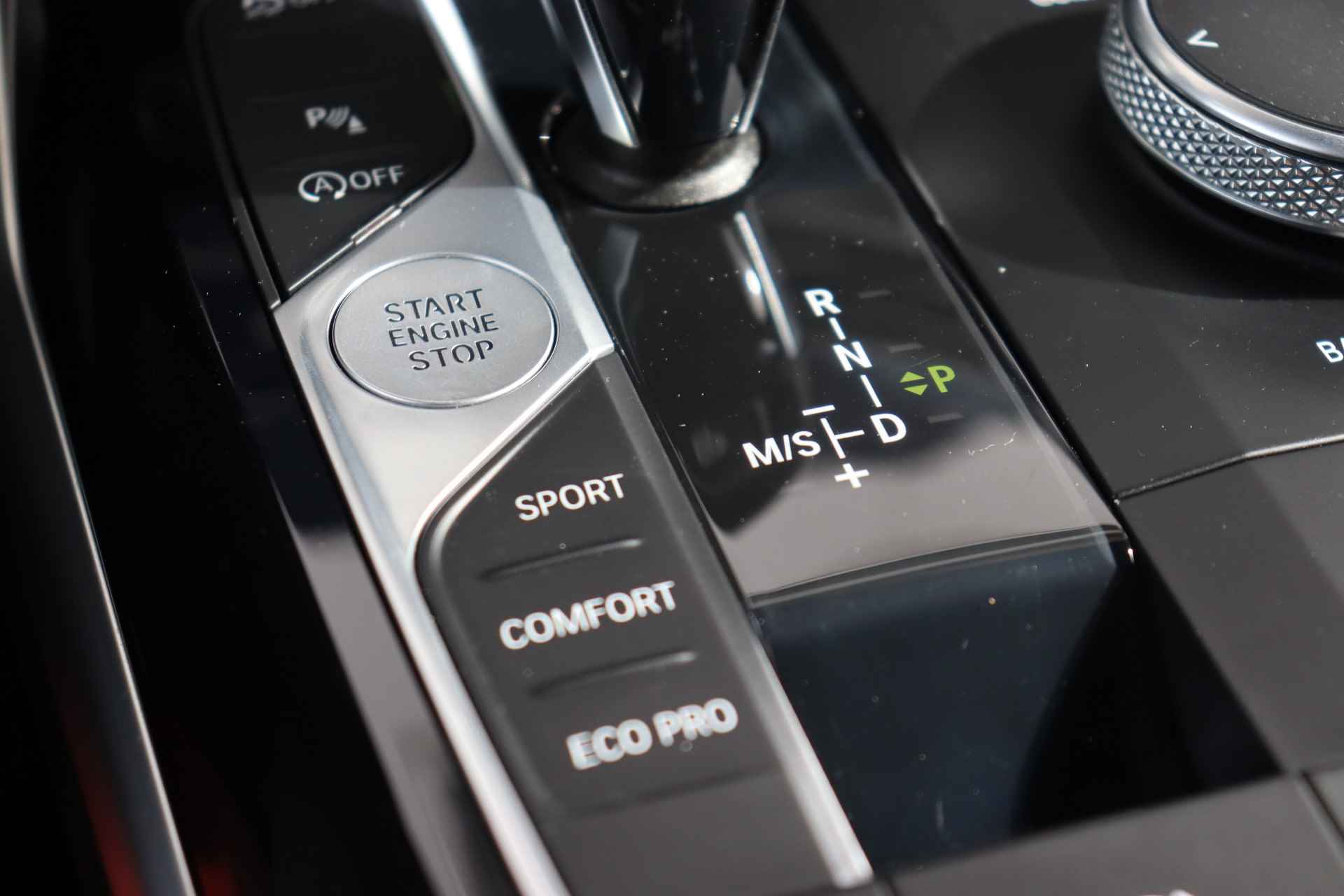 BMW 4 Serie Coupé 420i | High Executive M-Sportpakket / Comfort Access / Laserlicht / HIFI / Head Up Display / 19 '' / - 20/26