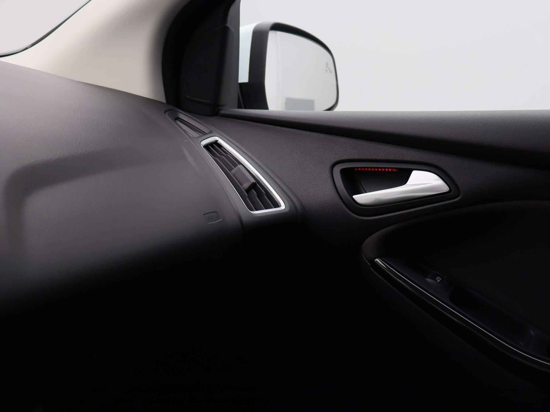 Ford Focus 1.0 Titanium  | Navigatie | Apple Carplay - 27/40