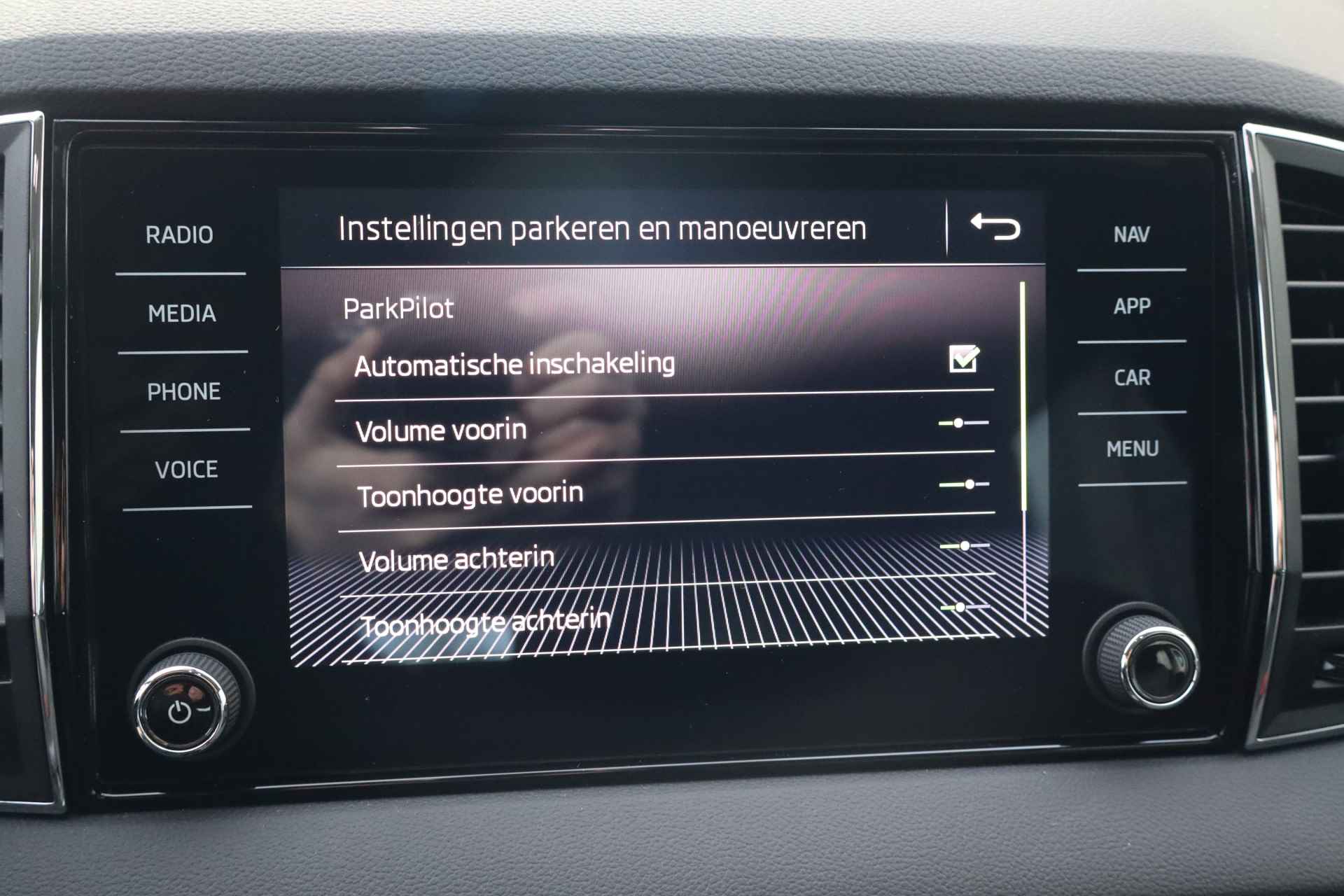 Škoda Karoq 1.5 TSI ACT Business Edition NL-Auto!! Carplay I Camera I Key-Less -- HEMELVAARTSDAG GEOPEND VAN 11.00 T/M 15.00 UUR -- - 15/36