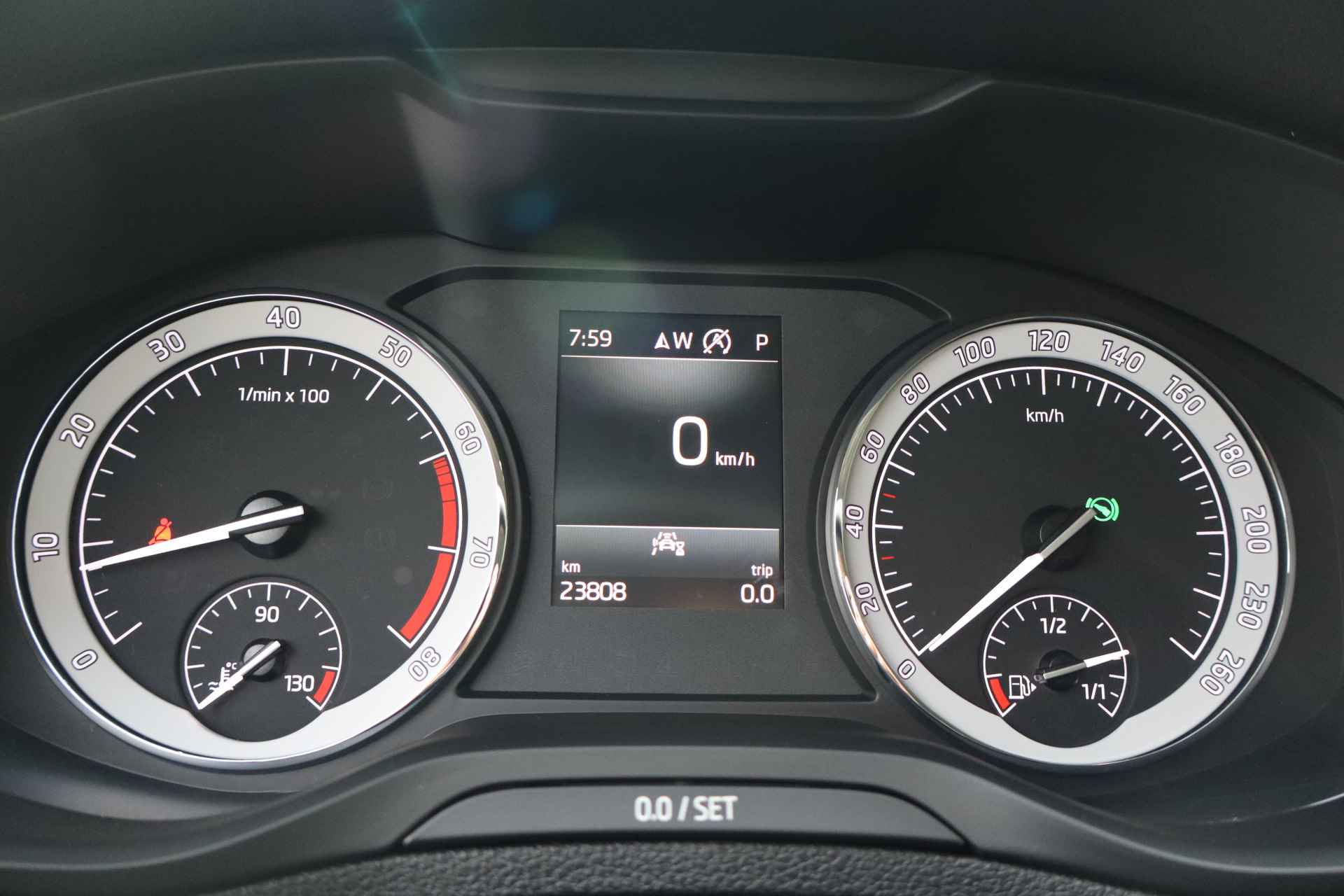 Škoda Karoq 1.5 TSI ACT Business Edition NL-Auto!! Carplay I Camera I Key-Less -- A.S. ZONDAG GEOPEND VAN 11.00 T/M 15.30 -- - 27/36