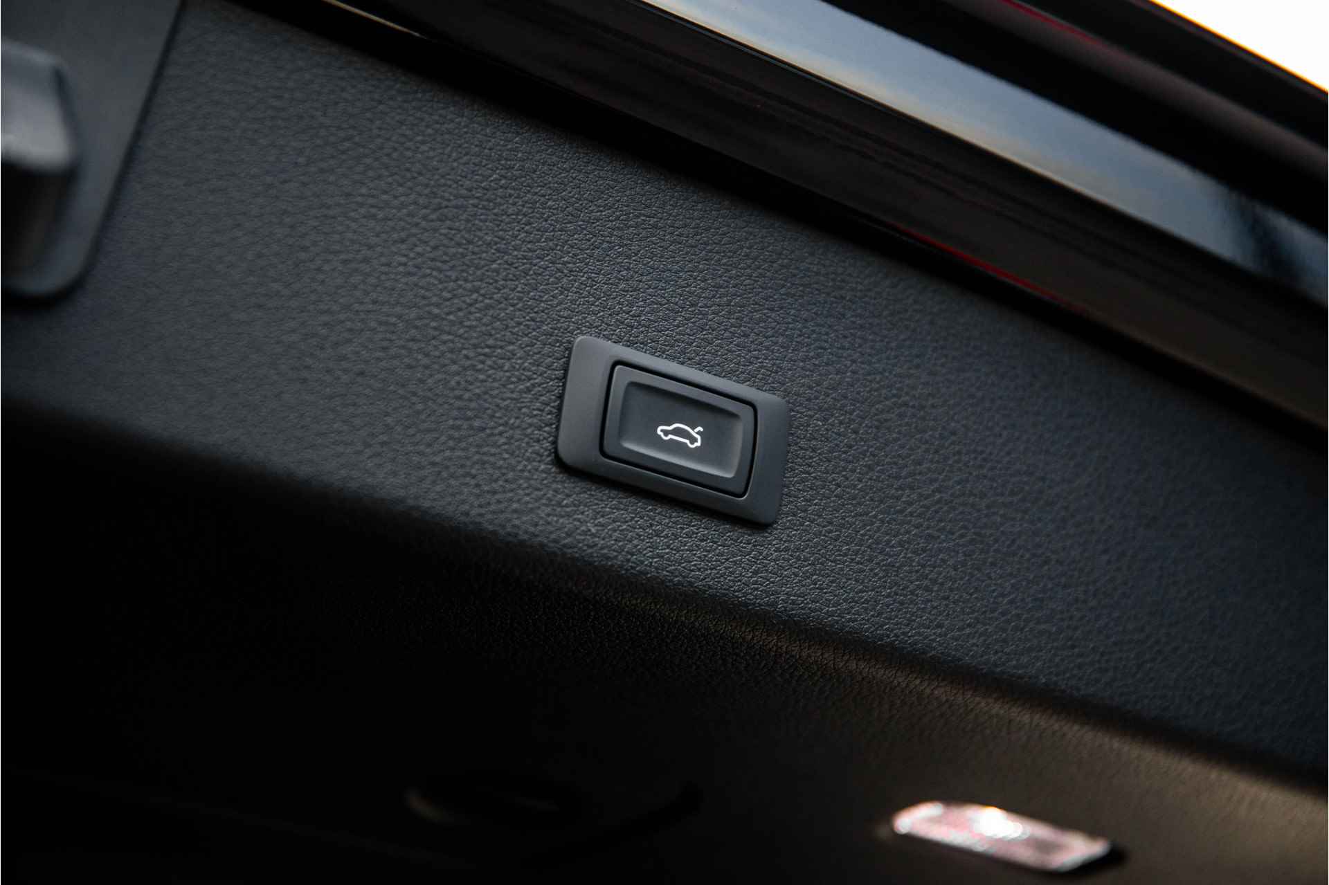 Audi e-tron Sportback 55 408pk quattro S Edition | Panoramadak | Zwart optiek | Achteruitrijcamera | 21" Velgen | - 34/74