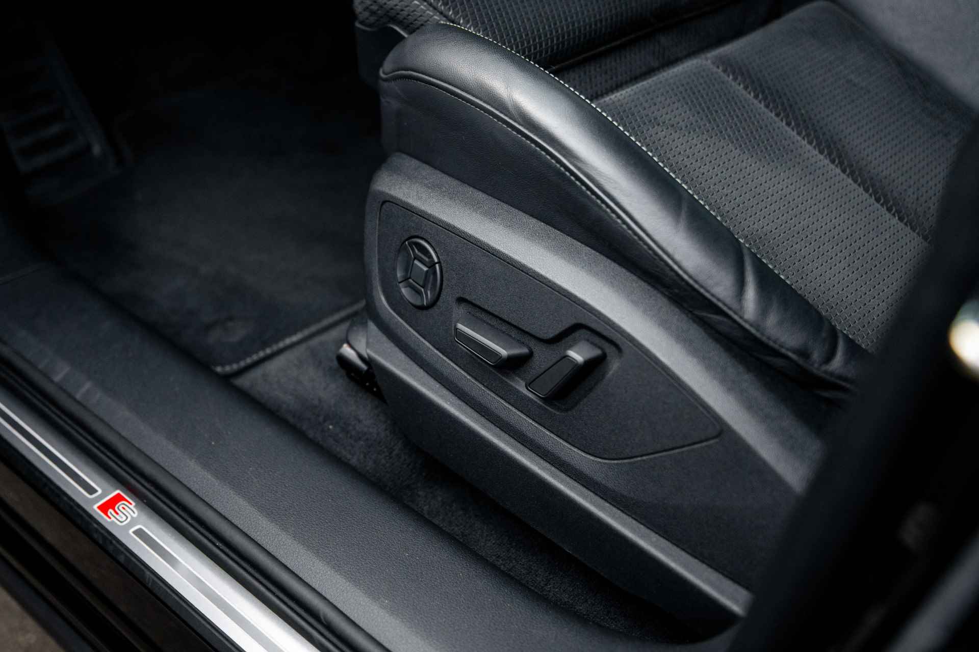 Audi e-tron Sportback 55 408pk quattro S Edition | Panoramadak | Zwart optiek | Achteruitrijcamera | 21" Velgen | - 38/74
