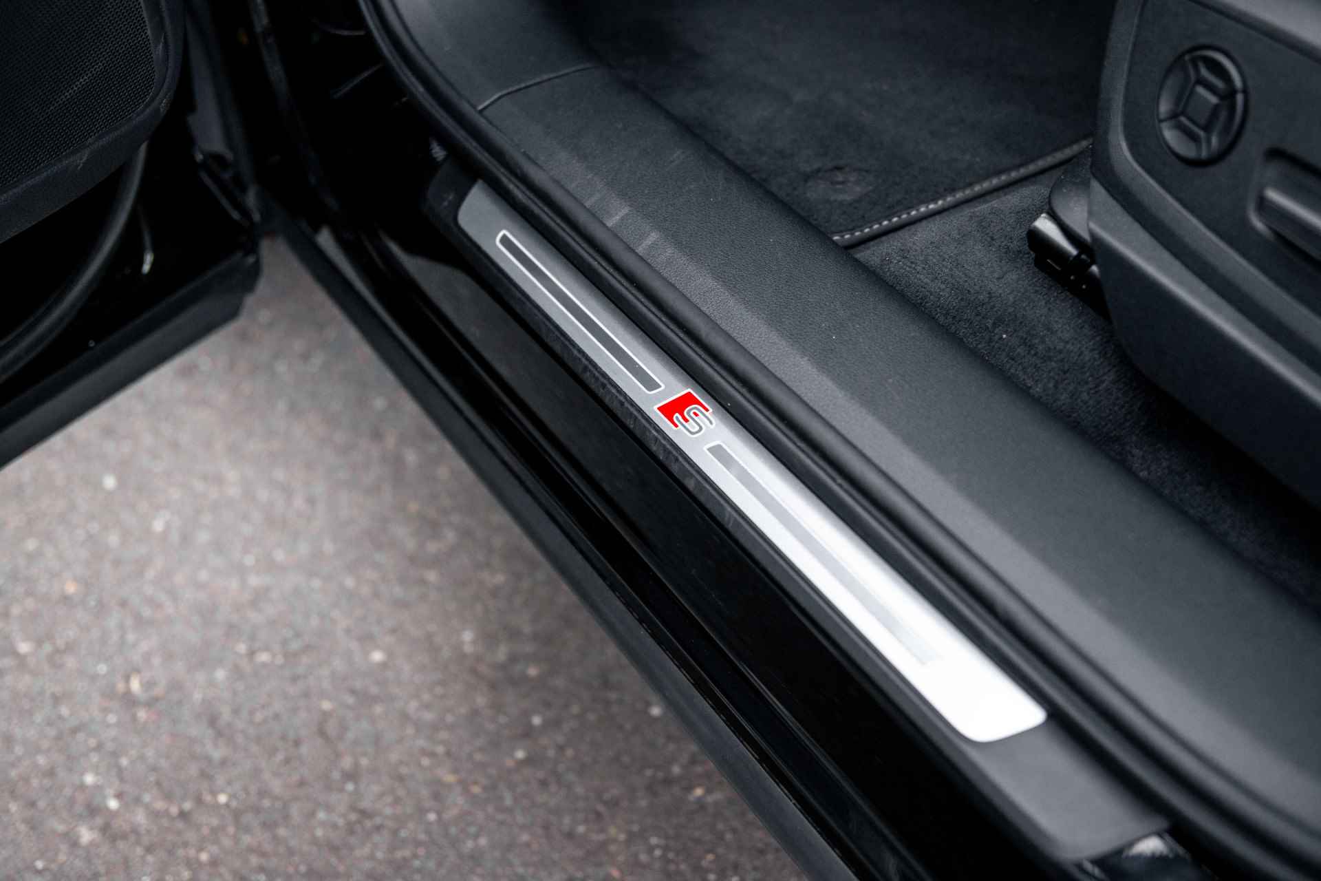 Audi e-tron Sportback 55 408pk quattro S Edition | Panoramadak | Zwart optiek | Achteruitrijcamera | 21" Velgen | - 39/74