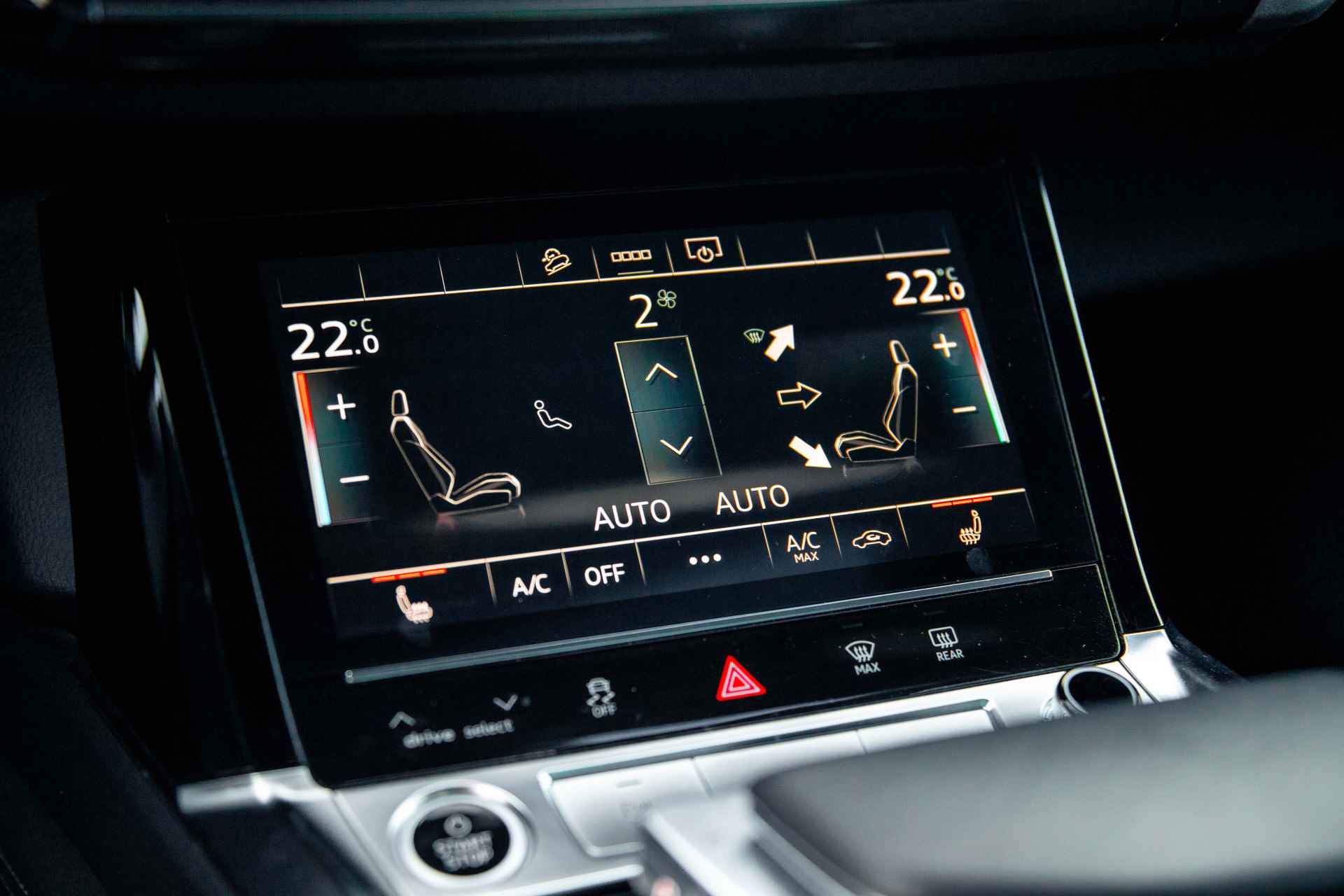 Audi e-tron Sportback 55 408pk quattro S Edition | Panoramadak | Zwart optiek | Achteruitrijcamera | 21" Velgen | - 61/74