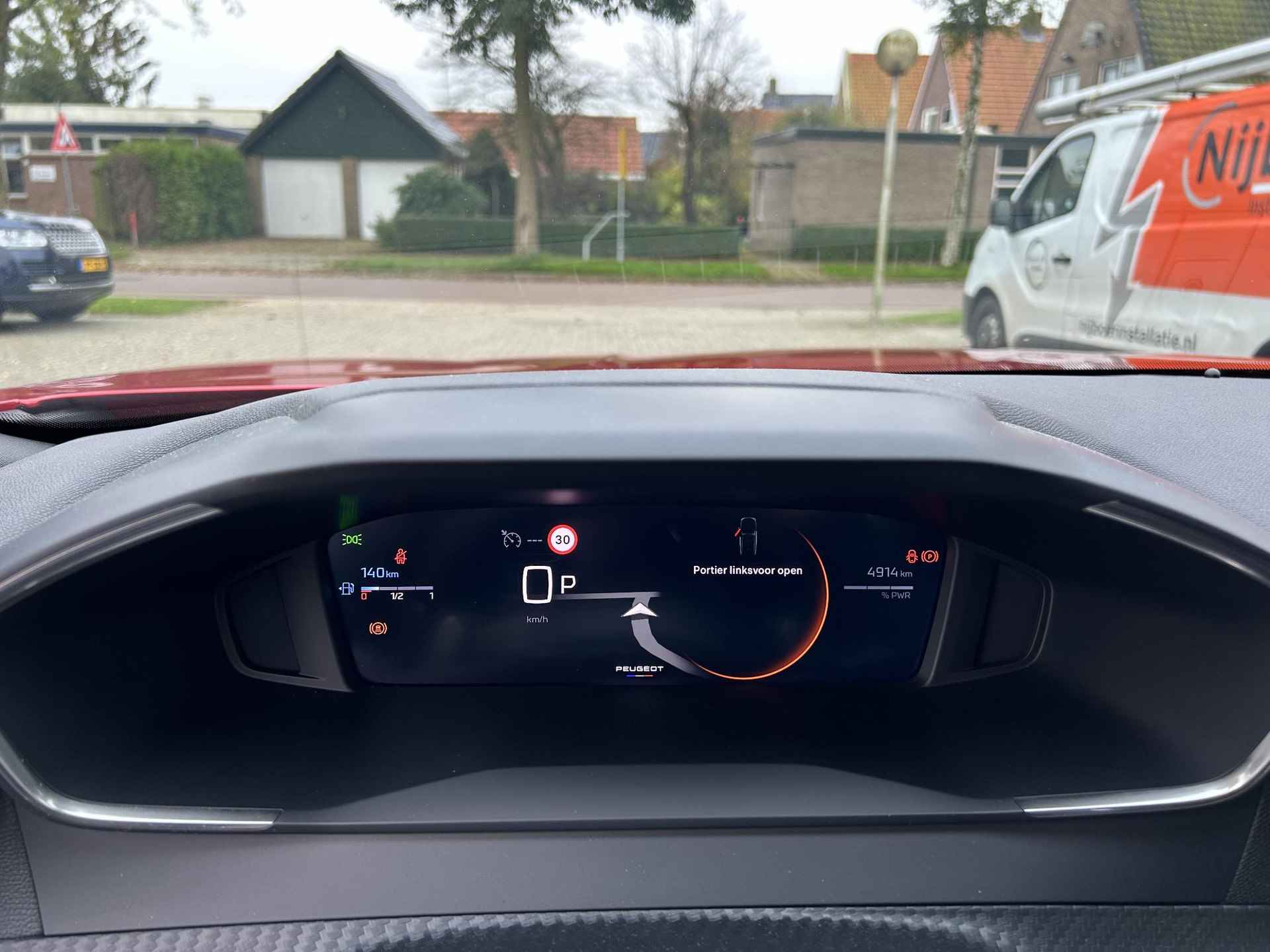 Peugeot 2008 1.2 Hybrid 136 Allure | Nieuw Model 2024! | Hybride Elektrisch rijden met Automaat | Navigatie | Parkeercamera | 360 graden Camera | Stoelverwarming | LED Verlichting | Apple Carplay/Android Auto | Lichtmetalen Velgen | Cruise & Climate Control | - 19/48