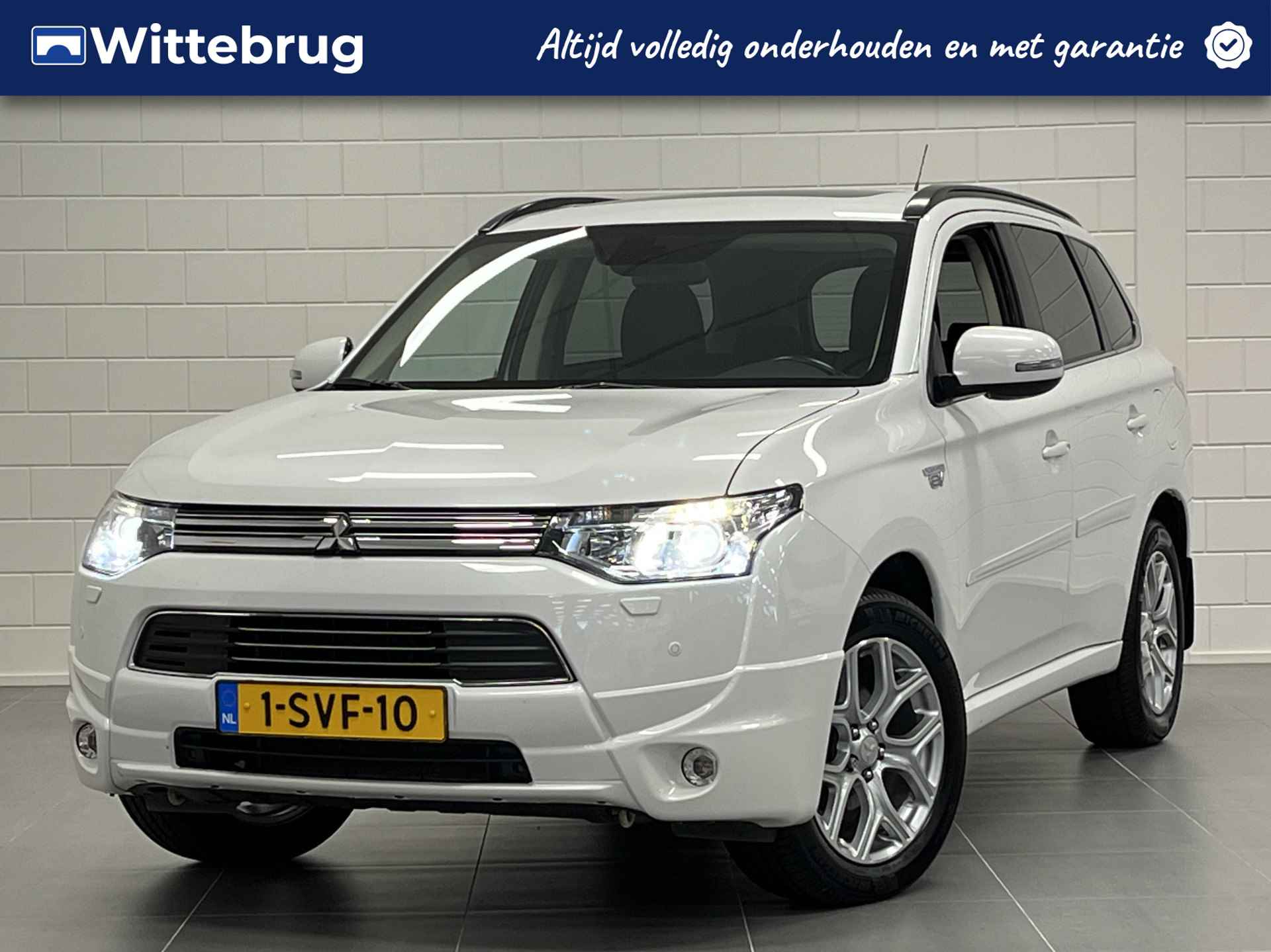 Mitsubishi Outlander 2.0 PHEV Instyle+ TREKHAAK | KEYLESS | NAVIGATIE | NETTE AUTO! - 1/47