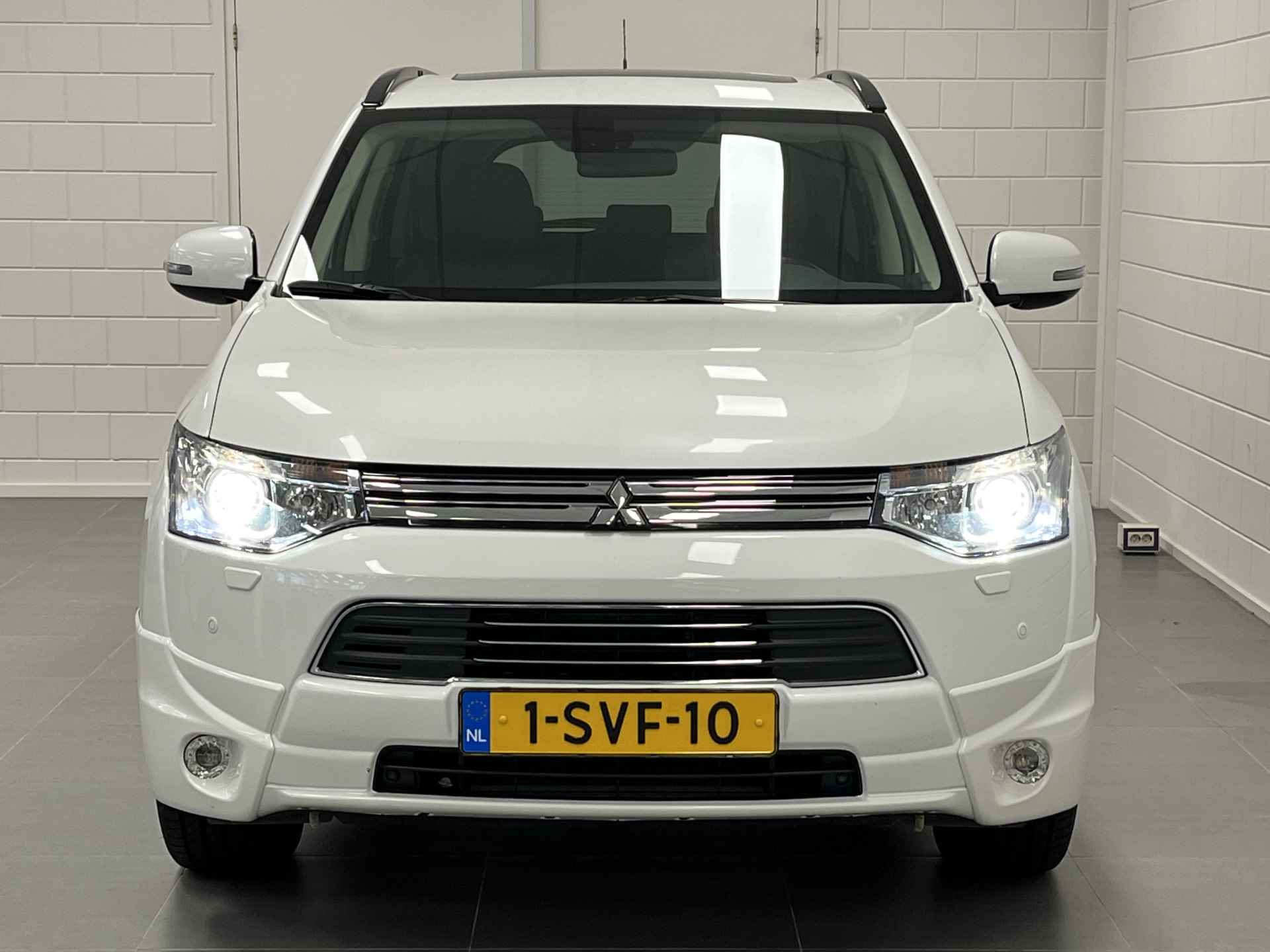 Mitsubishi Outlander 2.0 PHEV Instyle+ TREKHAAK | KEYLESS | NAVIGATIE | NETTE AUTO! - 42/47