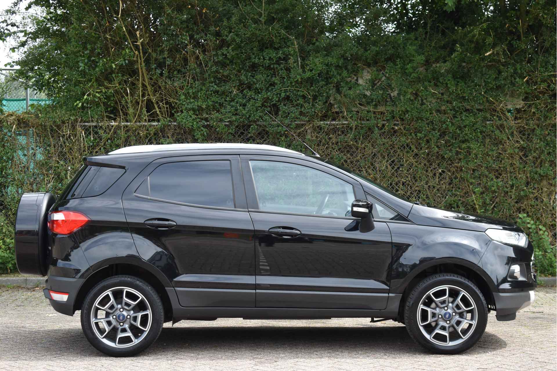 Ford EcoSport 1.0 EcoBoost Titanium | NL-Auto | Keyless | Cruise Contr | Autom.airco | Bluetooth | Park.sensoren | LM-Velgen | NAP - 25/48